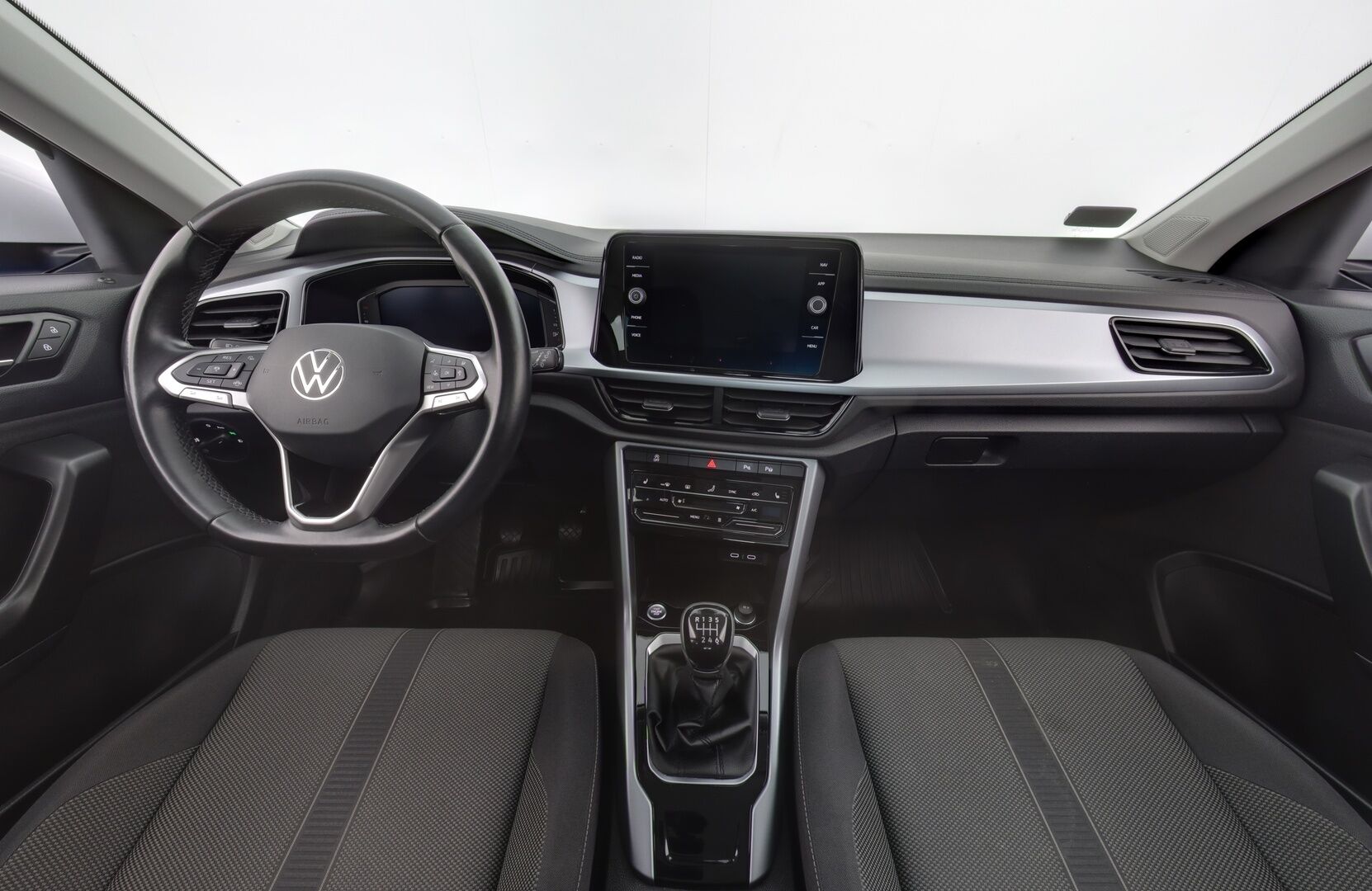 Volkswagen T-Roc 2023 Comfort 1,0 TSI 81 kW - 1-om. Suomi-auto / Webasto / Adapt.vakkari / Facelift / P.kamera / Keyless / Apple&Android / Ratinlämmitys
