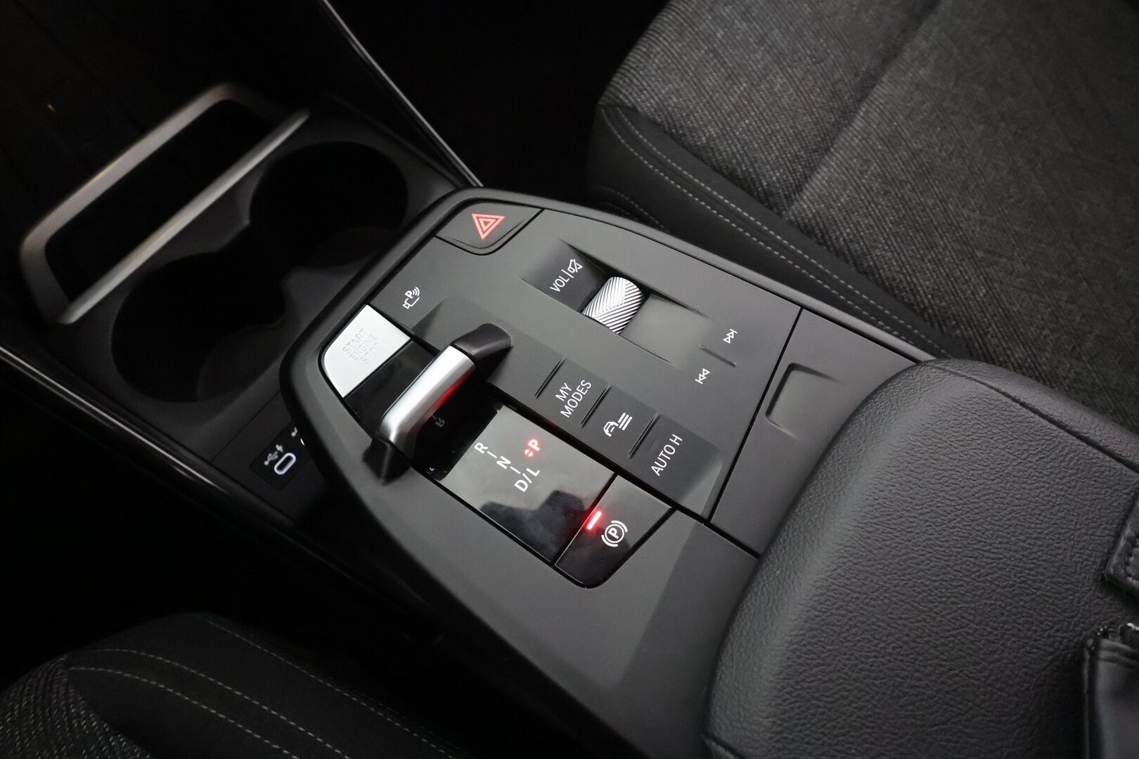 BMW 225 2023 U06 Active Tourer 225e xDrive Charged Edition *ACC / P.kamera / Adapt.LED / Comfort Access / Navi / Sähköluukku* - 1.Om Suomi-auto / Akku kuntotarkastettu / Kahdet renkaat aluvanteilla / Merkkihuollettu - HULLUT AVAJAISHULINAT KORKOTARJOUS 3,29 %