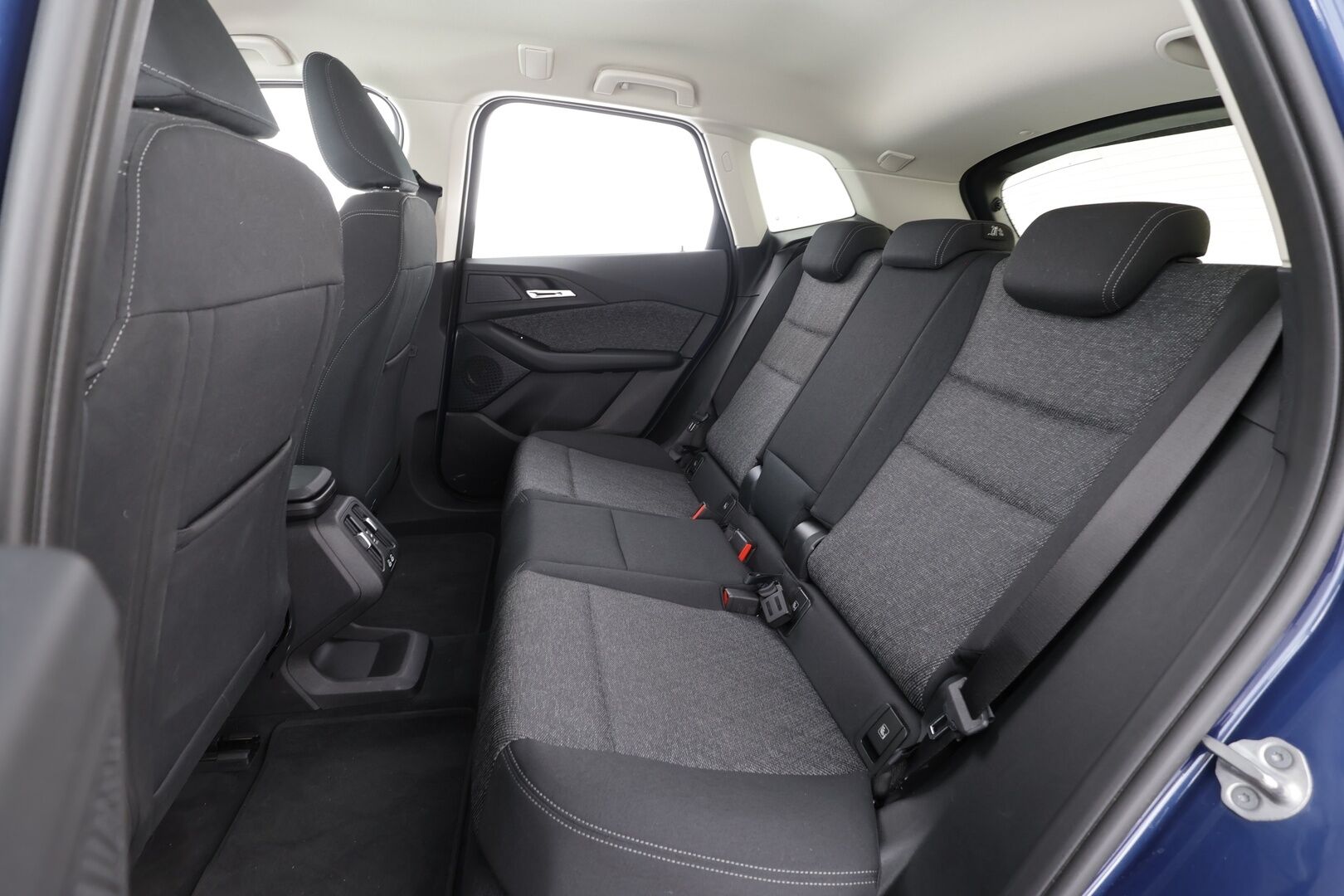 BMW 225 2023 U06 Active Tourer 225e xDrive Charged Edition * ACC / P.kamera / Adapt.LED / Comfort Access / Navi / Sähköluukku * - 1.Om Suomi-auto / Kahdet renkaat aluvanteilla / Merkkihuollettu