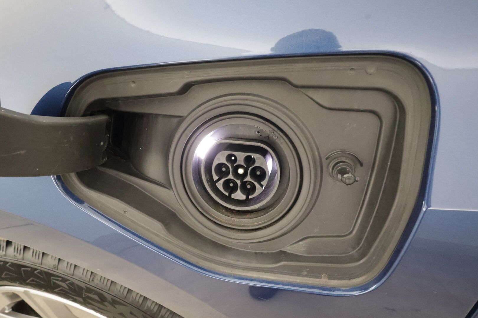 BMW 225 2023 U06 Active Tourer 225e xDrive Charged Edition *ACC / P.kamera / Adapt.LED / Comfort Access / Navi / Sähköluukku* - 1.Om Suomi-auto / Akku kuntotarkastettu / Kahdet renkaat aluvanteilla / Merkkihuollettu - HULLUT AVAJAISHULINAT KORKOTARJOUS 3,29 %