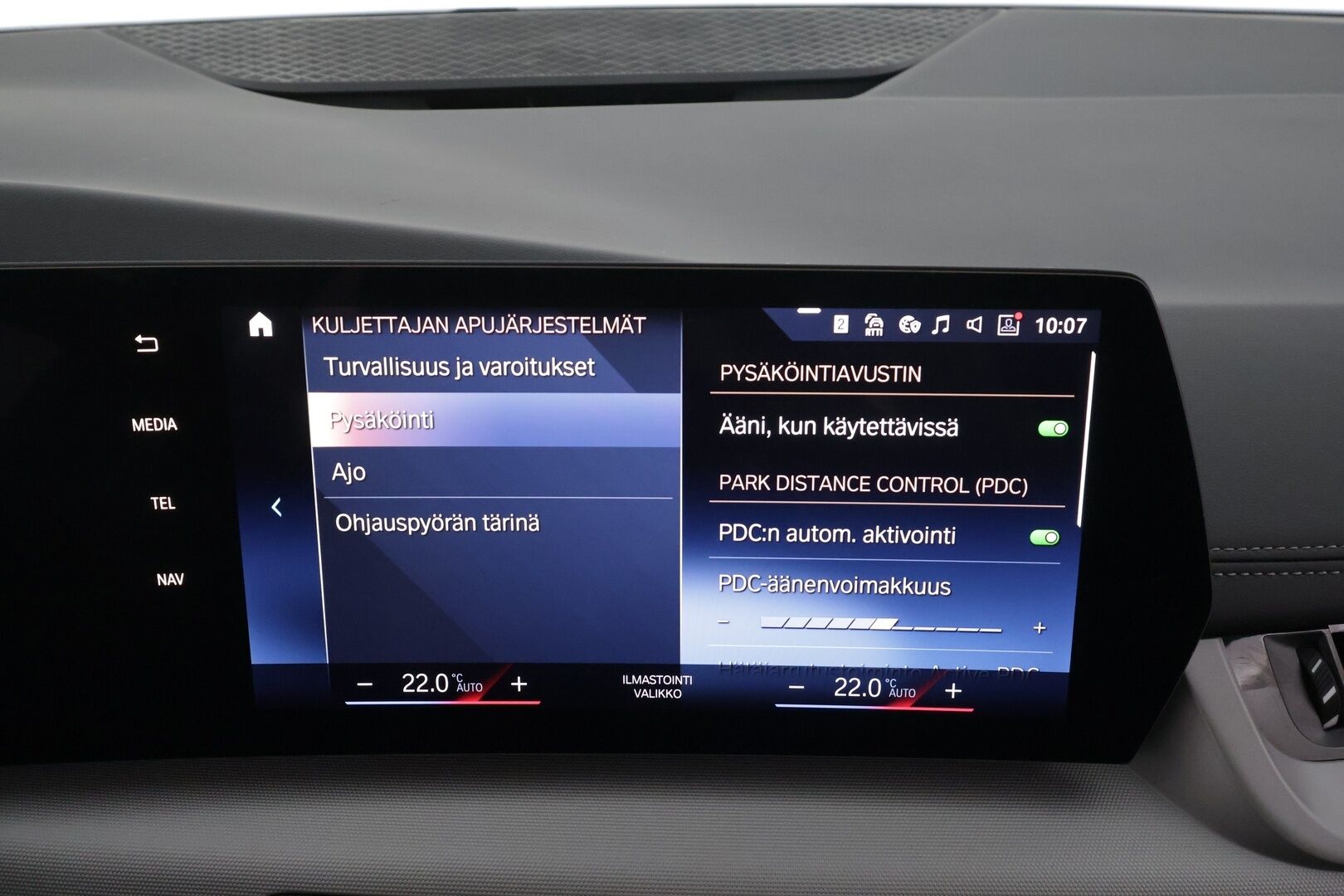 BMW 225 2023 U06 Active Tourer 225e xDrive Charged Edition *ACC / P.kamera / Adapt.LED / Comfort Access / Navi / Sähköluukku* - 1.Om Suomi-auto / Akku kuntotarkastettu / Kahdet renkaat aluvanteilla / Merkkihuollettu - HULLUT AVAJAISHULINAT KORKOTARJOUS 3,29 %