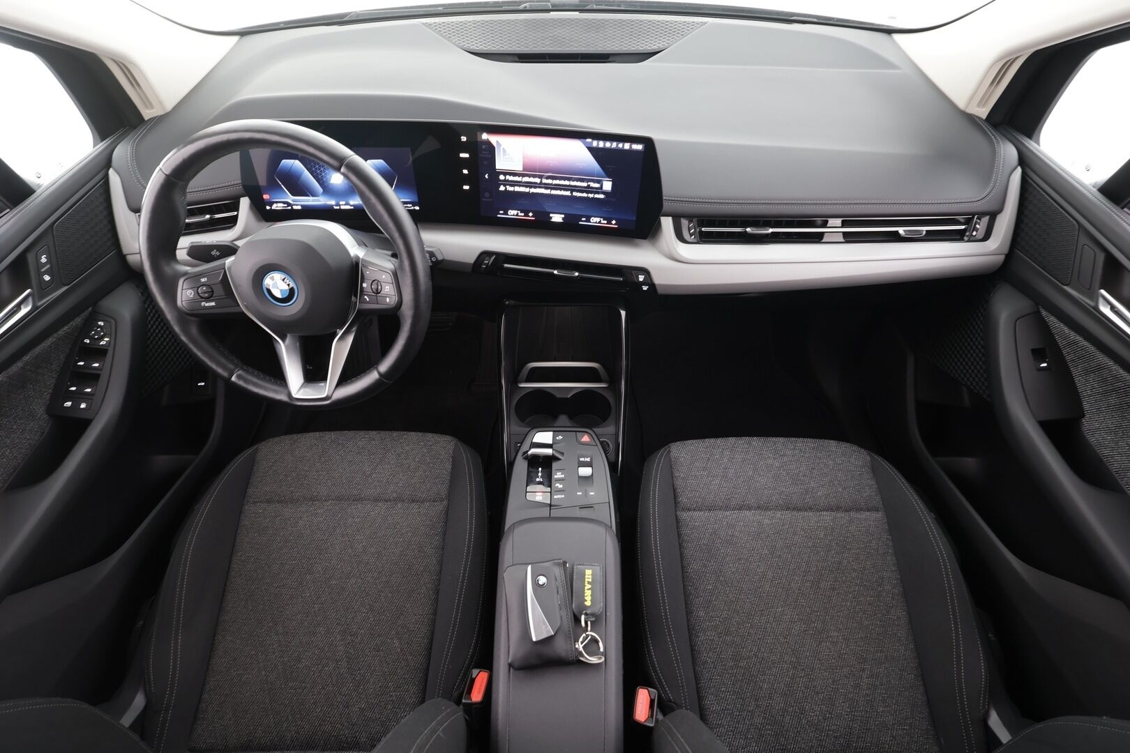 BMW 225 2023 U06 Active Tourer 225e xDrive Charged Edition * ACC / P.kamera / Adapt.LED / Comfort Access / Navi / Sähköluukku * - 1.Om Suomi-auto / Kahdet renkaat aluvanteilla / Merkkihuollettu