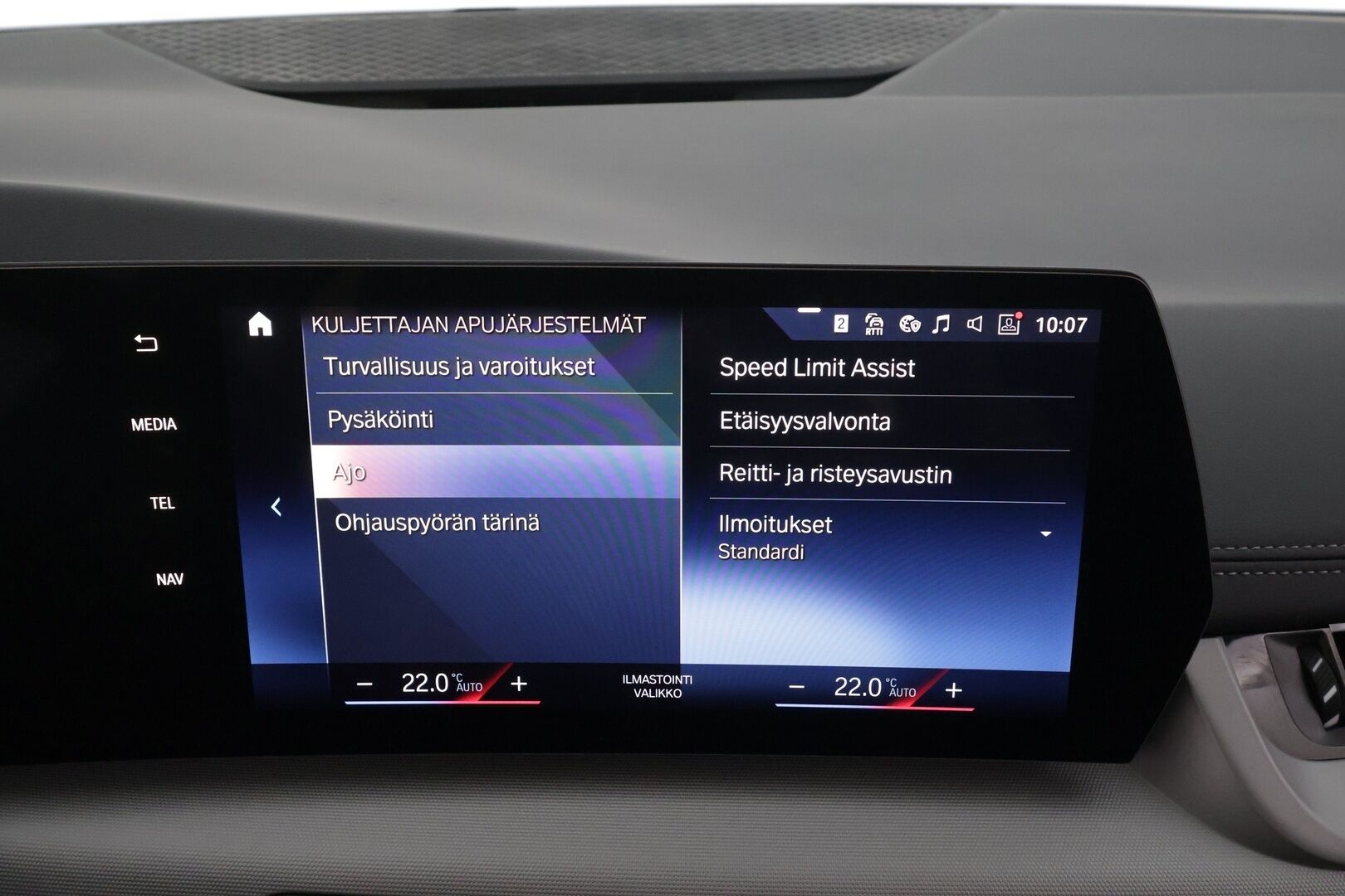 BMW 225 2023 U06 Active Tourer 225e xDrive Charged Edition * ACC / P.kamera / Adapt.LED / Comfort Access / Navi / Sähköluukku * - 1.Om Suomi-auto / Kahdet renkaat aluvanteilla / Merkkihuollettu