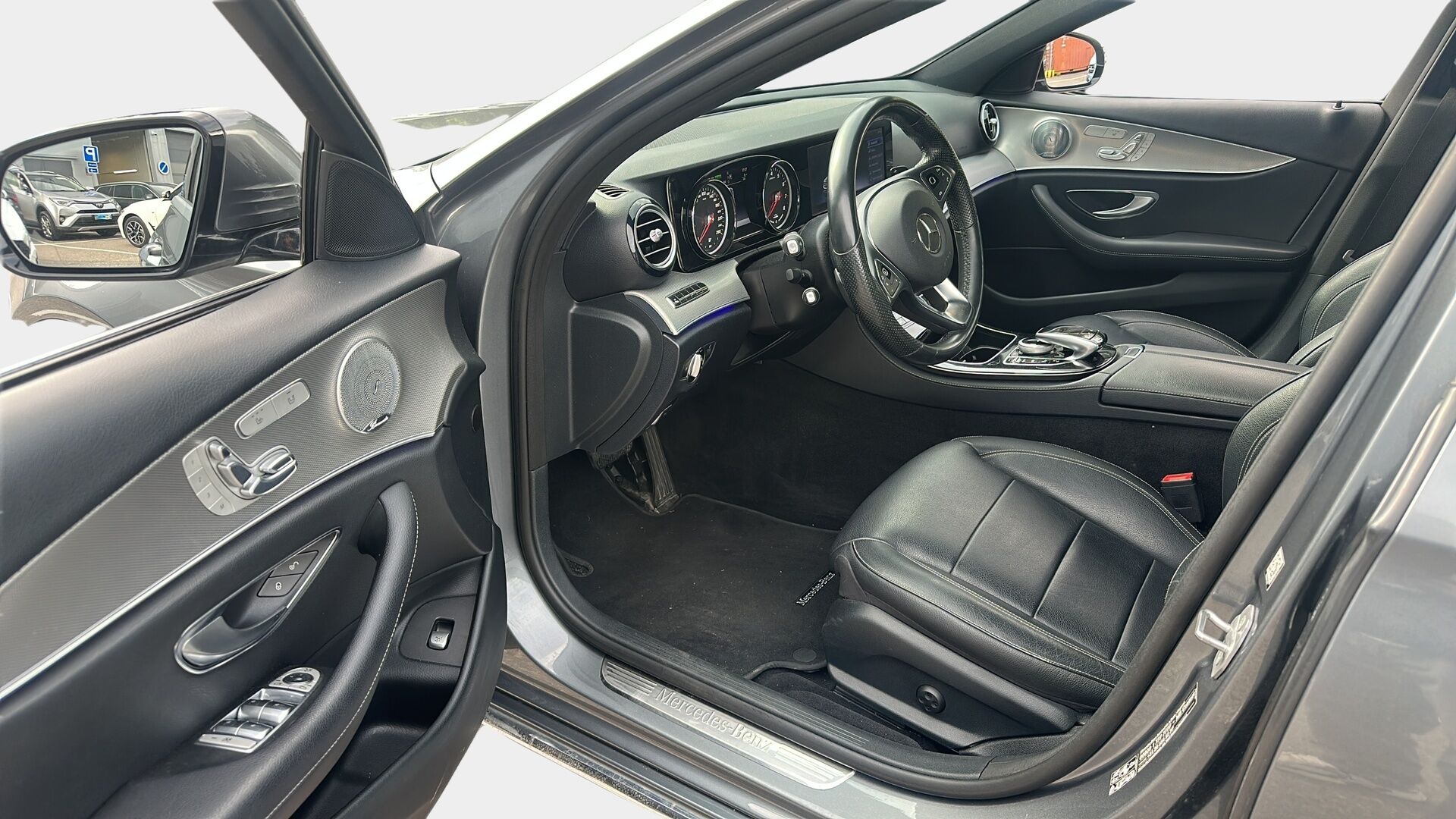 Mercedes-Benz E 2017 E 350 e Sedan (AA) 4ov 1991cm3 A