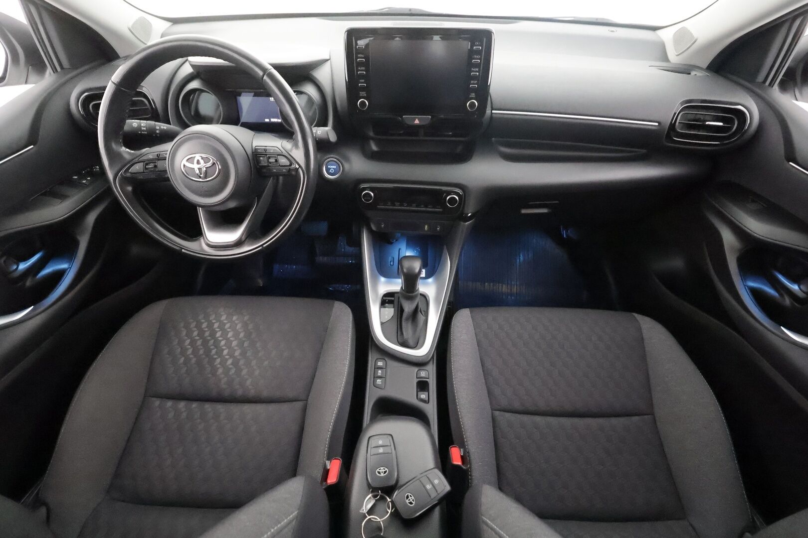 Toyota Yaris 2023 1,5 Hybrid Style - | ACC | LED | LTA | BSM | RCTA | P.kamera | Keyless | Lohko+sisälämmitin | Navi | Apple & Android | Lämm. ratti | Merkkihuollot |
