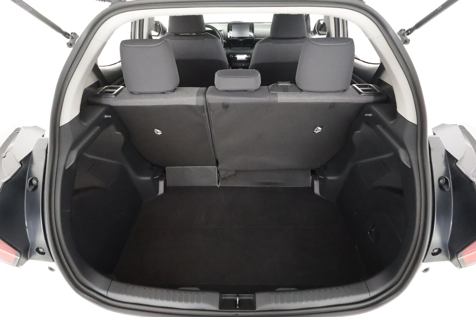 Toyota Yaris 2023 1,5 Hybrid Style - | ACC | LED | LTA | BSM | RCTA | P.kamera | Keyless | Lohko+sisälämmitin | Navi | Apple & Android | Lämm. ratti | Merkkihuollot |