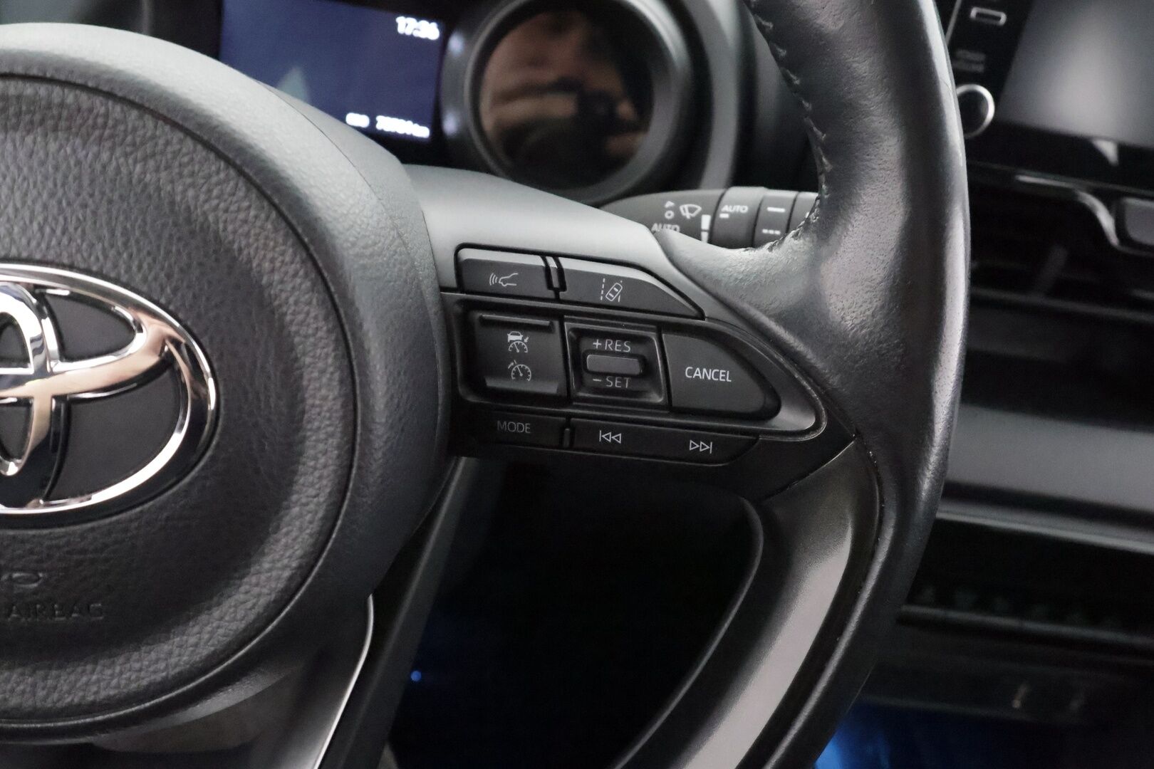 Toyota Yaris 2023 1,5 Hybrid Style - | ACC | LED | LTA | BSM | RCTA | P.kamera | Keyless | Lohko+sisälämmitin | Navi | Apple & Android | Lämm. ratti | Merkkihuollot |