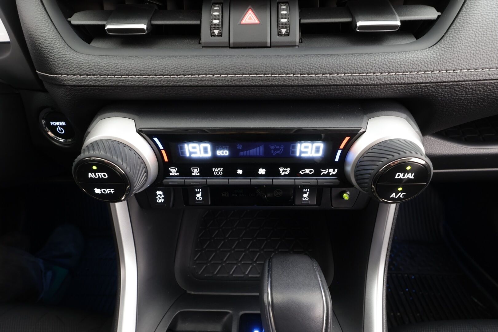 Toyota RAV4 2023 2,5 Hybrid Plus Edition * Webasto / ACC / LED / P.Kamera / Digimittaristo / Navi / Keyless - 1-om Suomi-auto / Kahdet renkaat aluvanteilla / Merkkihuollot - HULLUT AVAJAISHULINAT KORKOTARJOUS 3,29 %