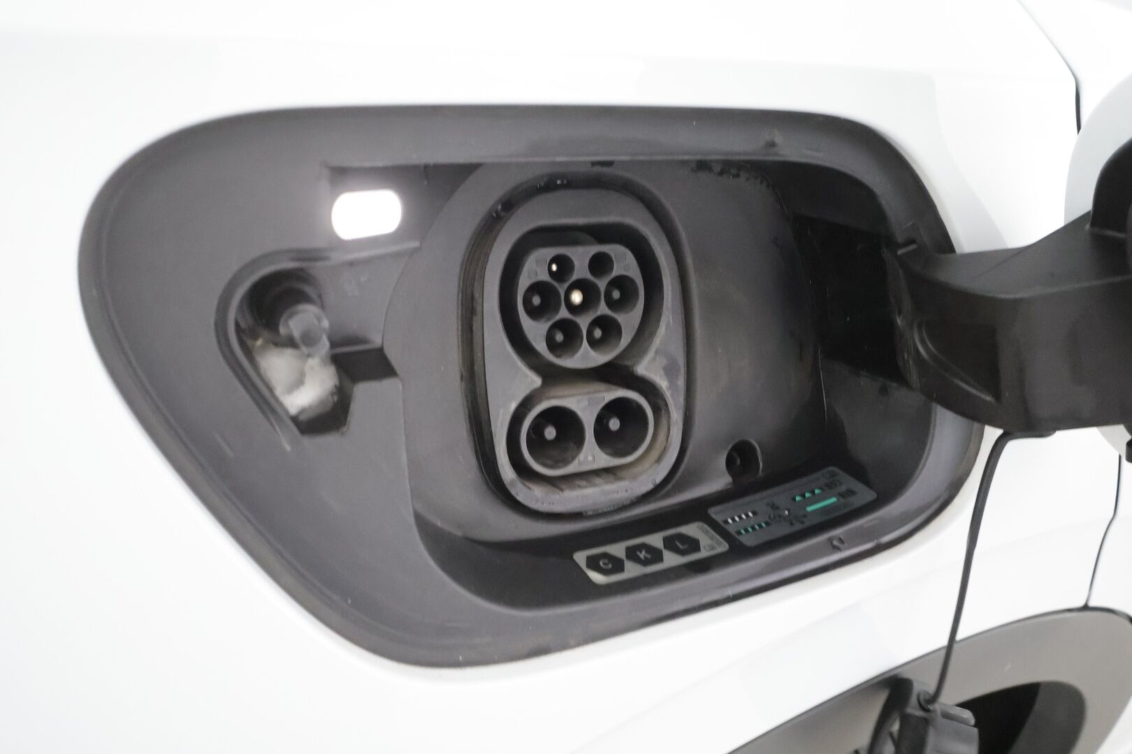 Volkswagen ID.5 2023 Pro Performance 150 kW, akku 77 kWh - | ILP | ACC | LED | P.Kamera | Navi | Kaistavahti | Keyless | Digimittaristo | Nahka-Alcantara | Ratinlämmitys | Kahdet renkaat | Suomi-auto | 2x Latauskaapelit | Merkkihuollot |