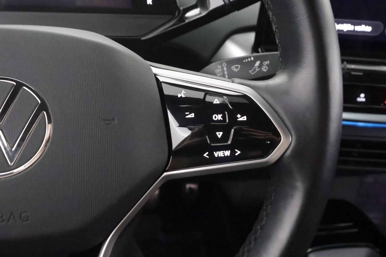 Volkswagen ID.5 2023 Pro Performance 150 kW, akku 77 kWh - | ILP | ACC | LED | P.Kamera | Navi | Kaistavahti | Keyless | Digimittaristo | Nahka-Alcantara | Ratinlämmitys | Kahdet renkaat | Suomi-auto | 2x Latauskaapelit | Merkkihuollot |