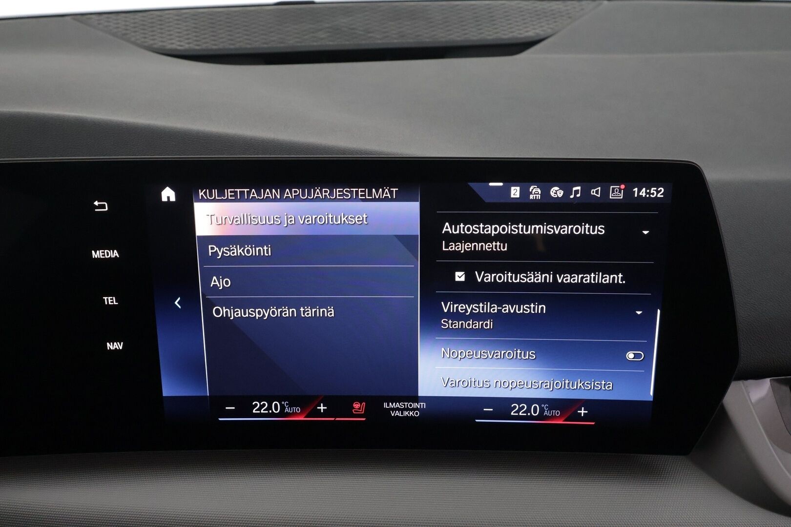 BMW 225 2023 U06 Active Tourer 225e xDrive Charged Edition * Vakkari / P.kamera / Navi / Ratinlämmitin / Sähköluukku / LED * - 1.Om Suomi-auto / Kahdet renkaat aluvanteilla / Merkkihuollettu