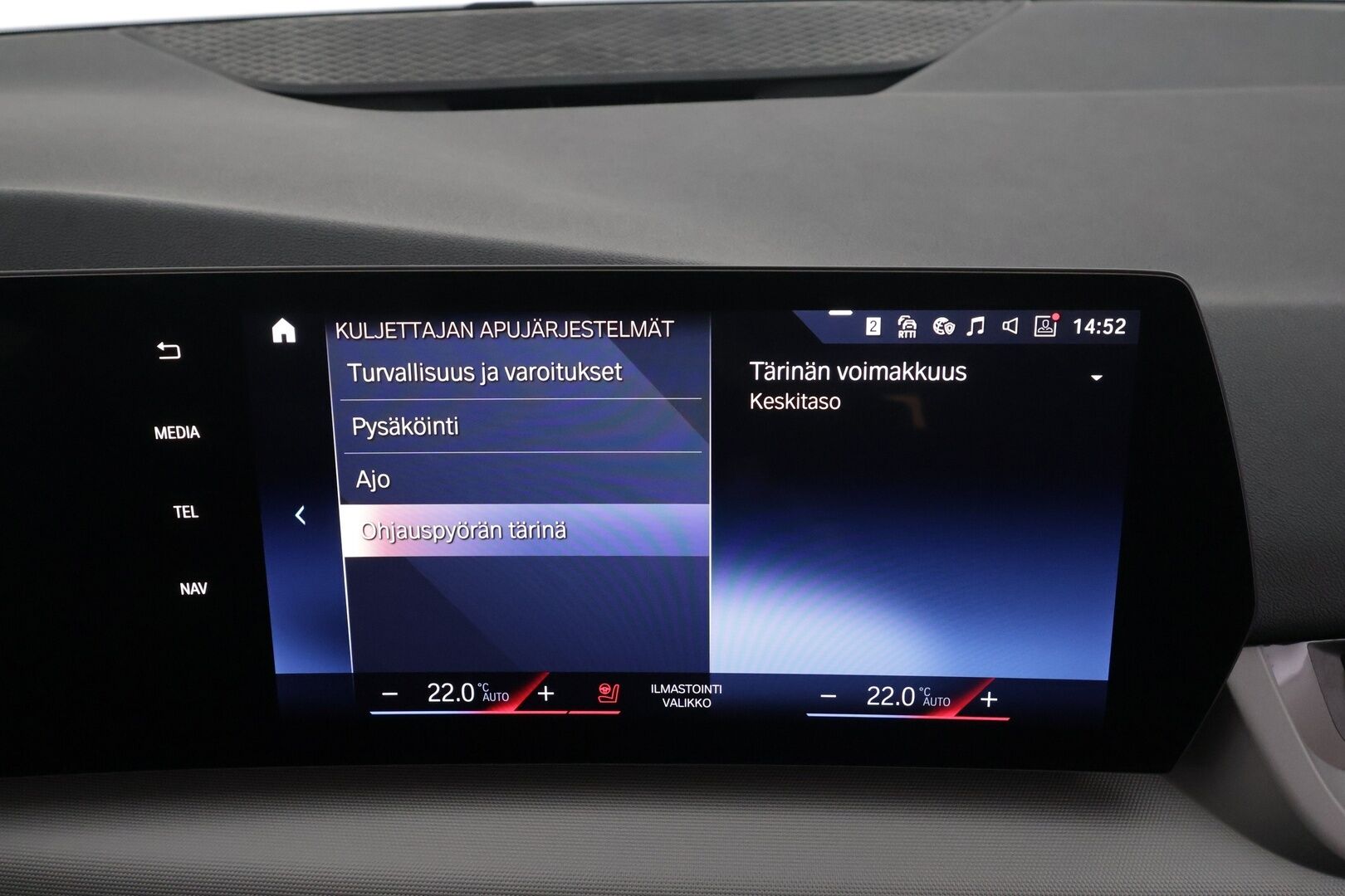 BMW 225 2023 U06 Active Tourer 225e xDrive Charged Edition * Vakkari / P.kamera / Navi / Ratinlämmitin / Sähköluukku / LED * - 1.Om Suomi-auto / Kahdet renkaat aluvanteilla / Merkkihuollettu