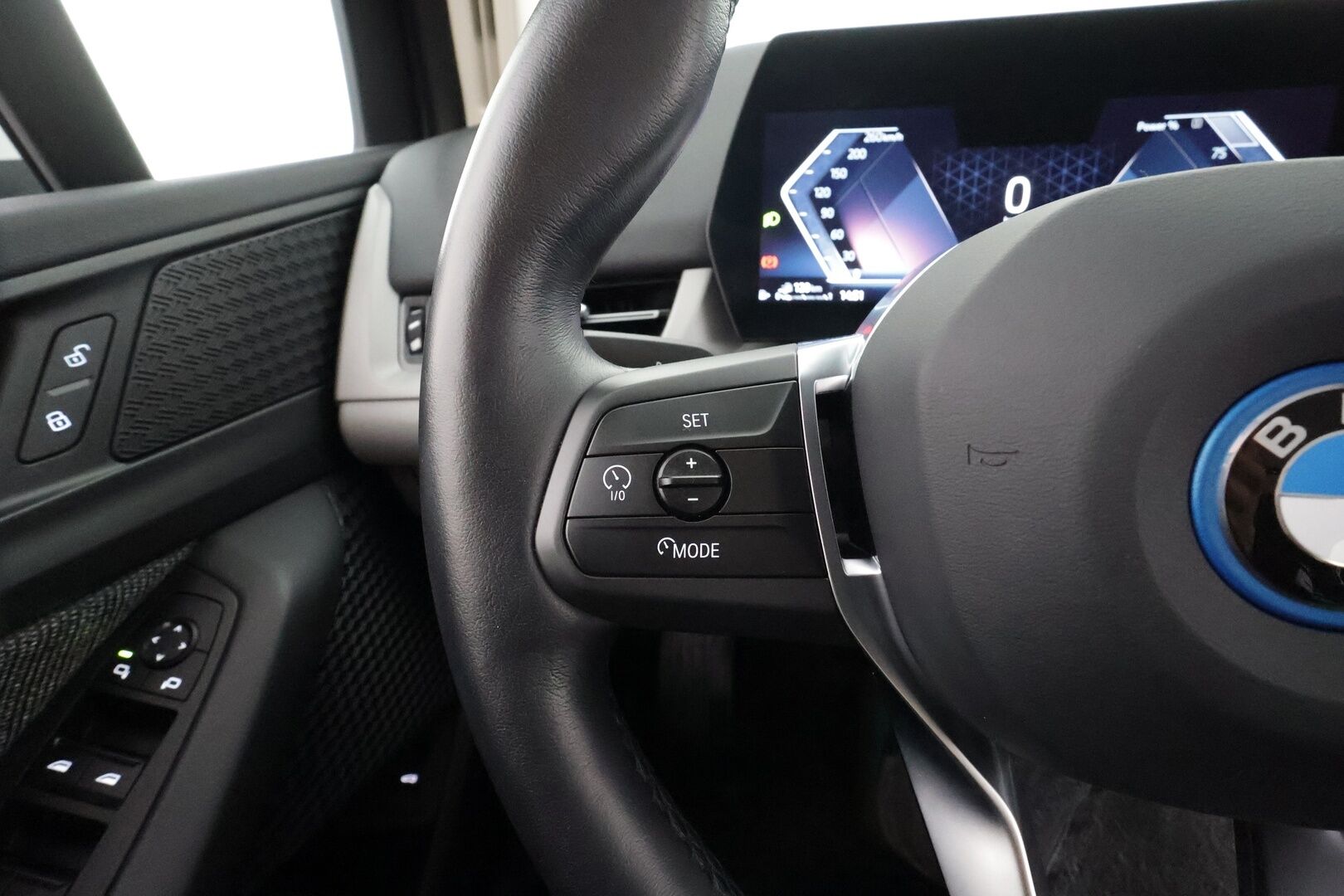 BMW 225 2023 U06 Active Tourer 225e xDrive Charged Edition * Vakkari / P.kamera / Navi / Ratinlämmitin / Sähköluukku / LED * - 1.Om Suomi-auto / Kahdet renkaat aluvanteilla / Merkkihuollettu