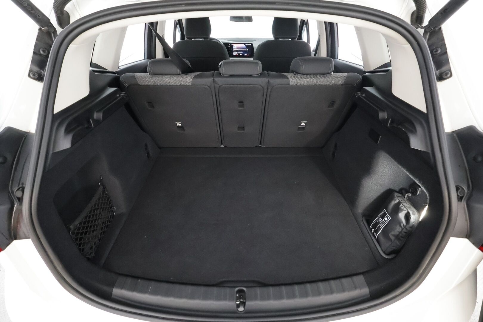 BMW 225 2023 U06 Active Tourer 225e xDrive Charged Edition * Vakkari / P.kamera / Navi / Ratinlämmitin / Sähköluukku / LED * - 1.Om Suomi-auto / Kahdet renkaat aluvanteilla / Merkkihuollettu