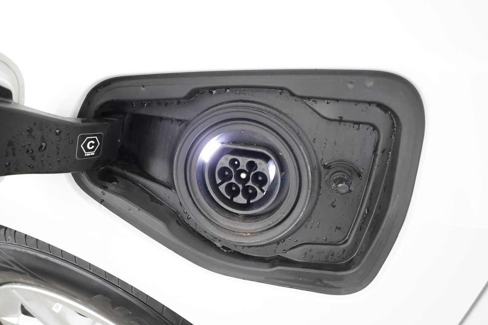 BMW 225 2023 U06 Active Tourer 225e xDrive Charged Edition * Vakkari / P.kamera / Navi / Ratinlämmitin / Sähköluukku / LED * - 1.Om Suomi-auto / Kahdet renkaat aluvanteilla / Merkkihuollettu