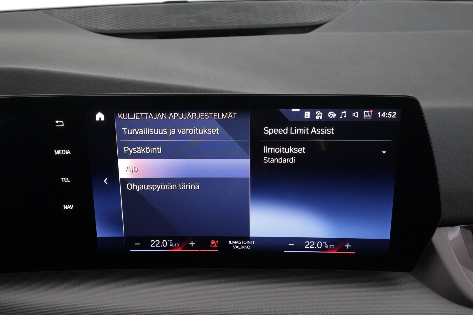 BMW 225 2023 U06 Active Tourer 225e xDrive Charged Edition * Vakkari / P.kamera / Navi / Ratinlämmitin / Sähköluukku / LED * - 1.Om Suomi-auto / Kahdet renkaat aluvanteilla / Merkkihuollettu