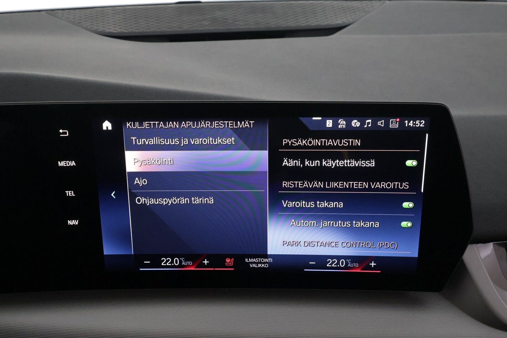 BMW 225 2023 U06 Active Tourer 225e xDrive Charged Edition * Vakkari / P.kamera / Navi / Ratinlämmitin / Sähköluukku / LED * - 1.Om Suomi-auto / Kahdet renkaat aluvanteilla / Merkkihuollettu