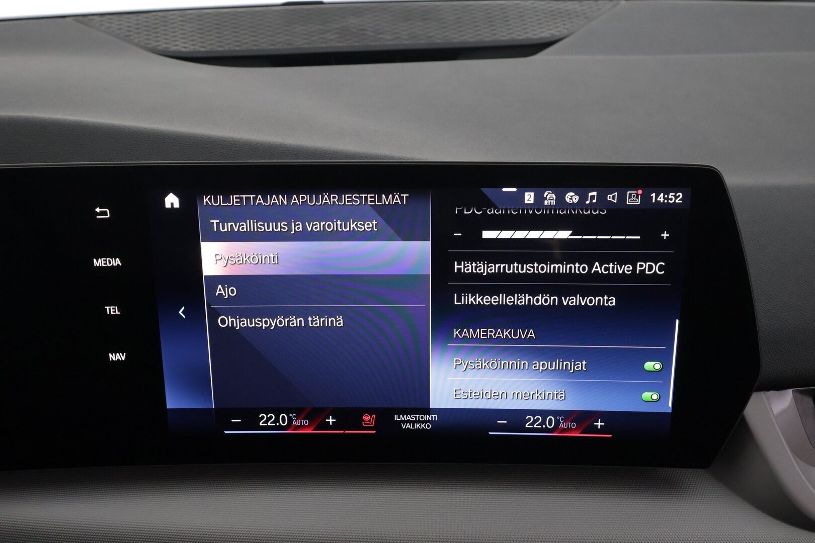 BMW 225 2023 U06 Active Tourer 225e xDrive Charged Edition * Vakkari / P.kamera / Navi / Ratinlämmitin / Sähköluukku / LED * - 1.Om Suomi-auto / Kahdet renkaat aluvanteilla / Merkkihuollettu