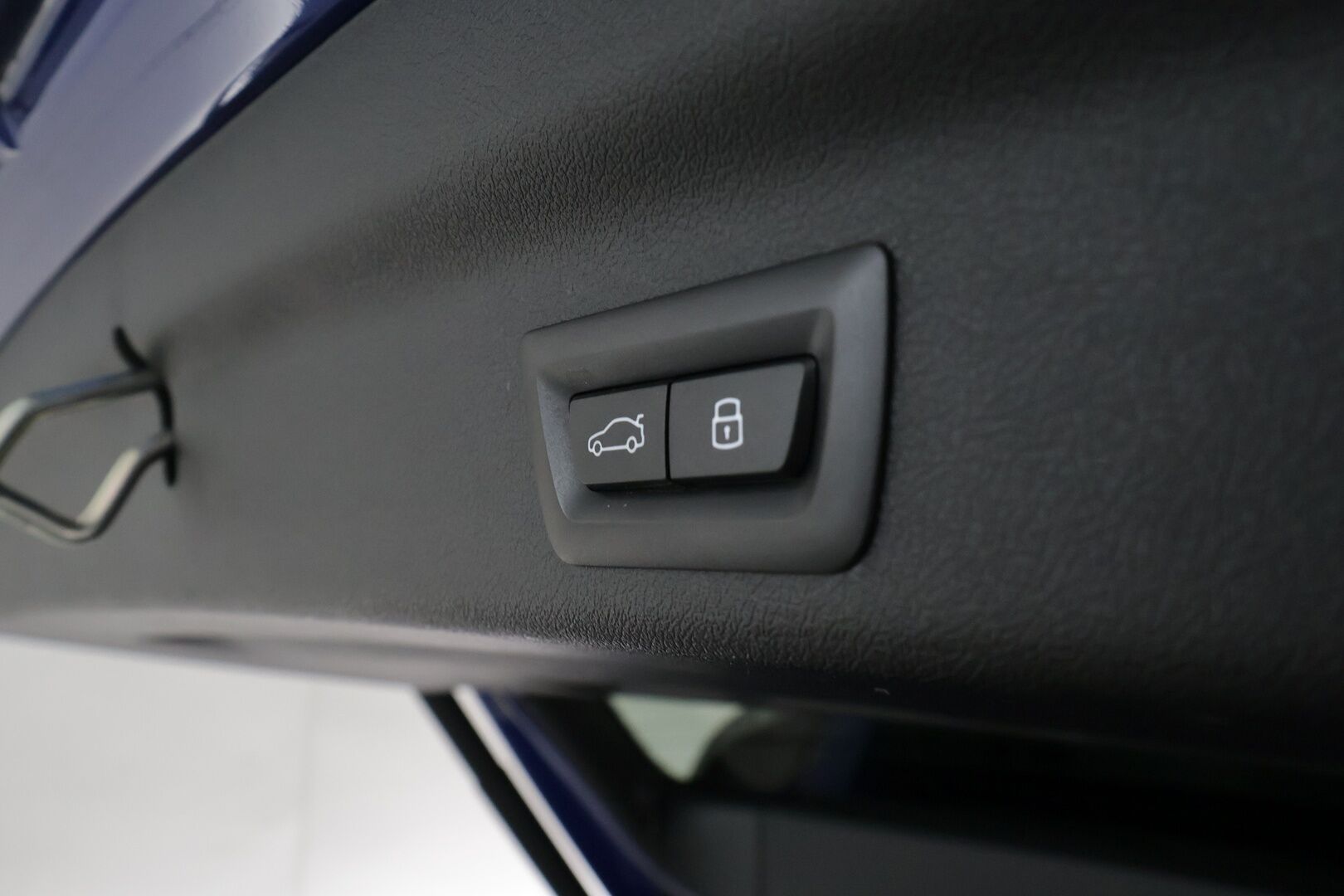 BMW iX1 2023 U11 30 xDrive Charged Plus M-Sport **HUD / H&K / Hierova Muistipenkki / 360 Kamera / Sporttipenkit / Koukku** - 3,99 % KORKOTARJOUS TÄHÄN AUTOON - Akku kuntotarkastettu 