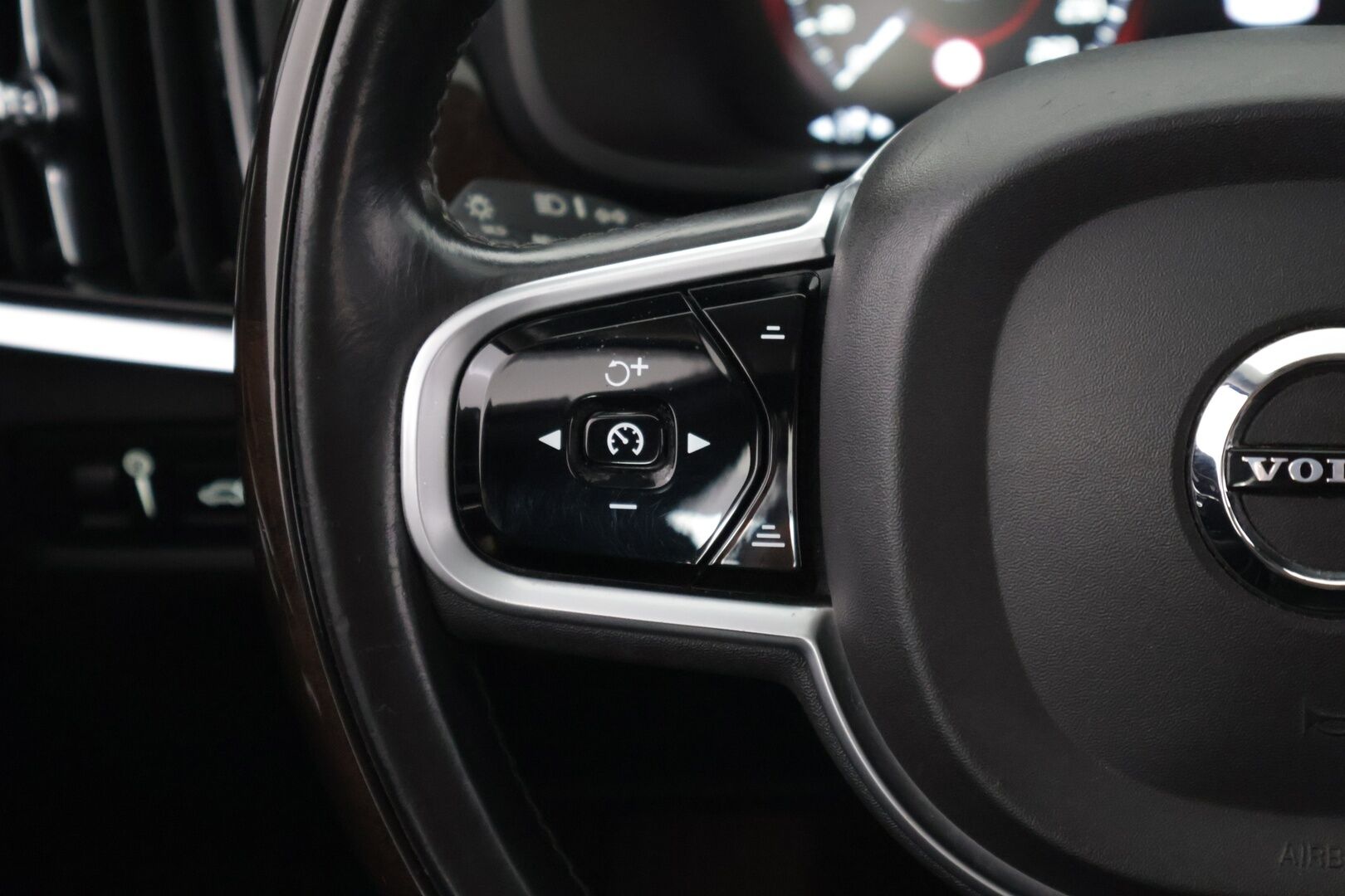 Volvo S90 2019 T8 AWD Inscription aut *Adapt. Vakkari / Webasto / Tutkat / CarPlay&Android Auto* - *Jakohihna vaihdettu 2024 / Juuri huollettu / 2x renkaat ja vanteet*