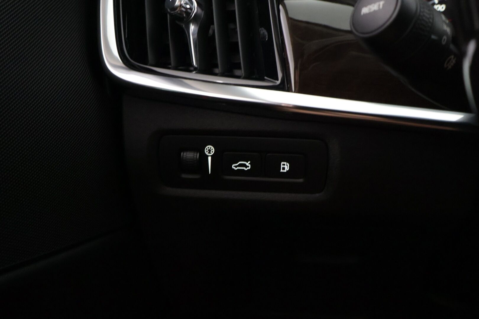 Volvo S90 2019 T8 AWD Inscription aut *Adapt. Vakkari / Webasto / Tutkat / CarPlay&Android Auto* - *Jakohihna vaihdettu 2024 / Juuri huollettu / 2x renkaat ja vanteet*