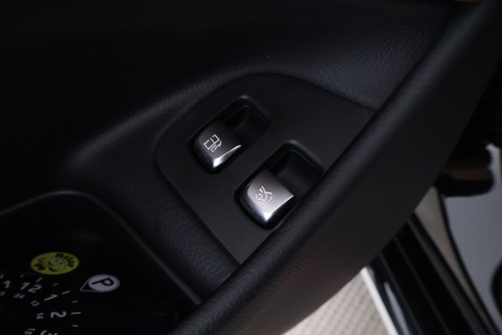 Mercedes-Benz E 2020 300 e A Business Avantgarde Edition EQ Power * Distronic Plus / HUD / 360° Kamera / Sporttinahat / Ohjausavustin * - 3,99 % KORKOTARJOUS TÄHÄN AUTOON - *2x Renkaat Alumiinivanteilla / KeylessGo / Jäätävän siisti!*