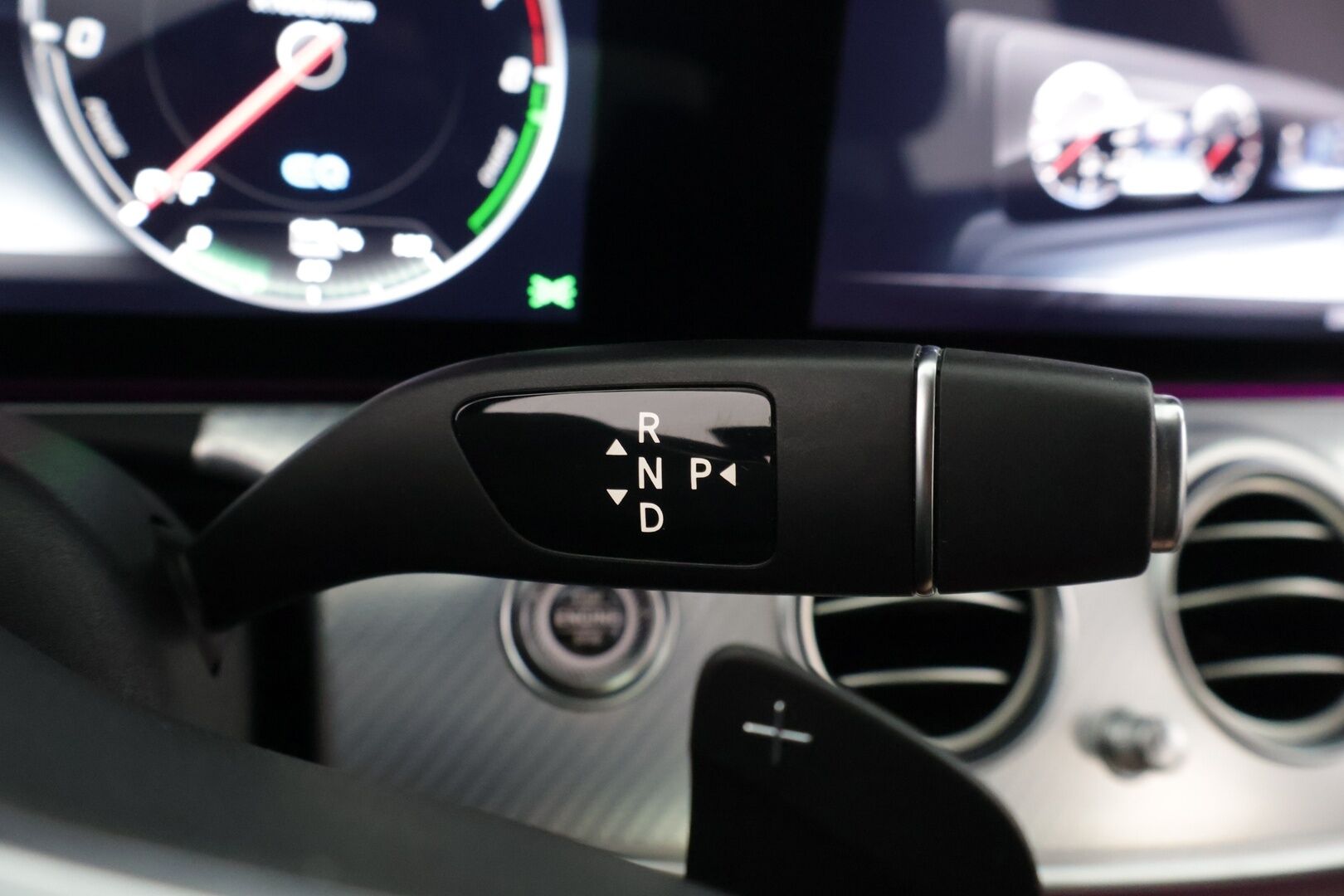 Mercedes-Benz E 2020 300 e A Business Avantgarde Edition EQ Power * Distronic Plus / HUD / 360° Kamera / Sporttinahat / Ohjausavustin * - 3,99 % KORKOTARJOUS TÄHÄN AUTOON - *2x Renkaat Alumiinivanteilla / KeylessGo / Jäätävän siisti!*
