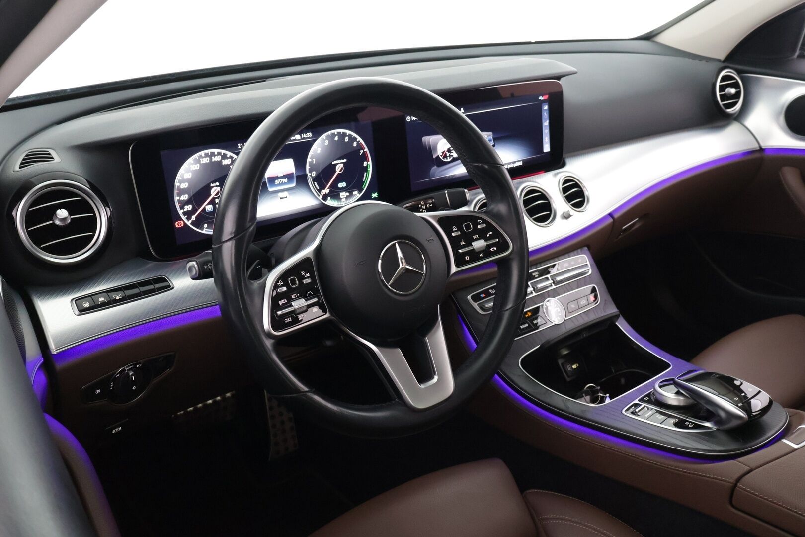 Mercedes-Benz E 2020 300 e A Business Avantgarde Edition EQ Power * Distronic Plus / HUD / 360° Kamera / Sporttinahat / Ohjausavustin * - 3,99 % KORKOTARJOUS TÄHÄN AUTOON - *2x Renkaat Alumiinivanteilla / KeylessGo / Jäätävän siisti!*