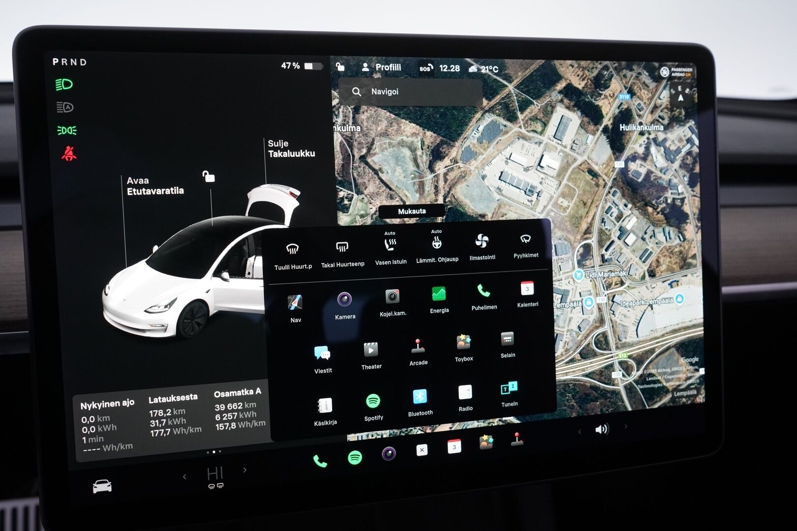 Tesla Model 3 2021 Long Range Dual Motor *ACC / ILP / Lasikatto / S.kontti / Kamera* - Seuraava katsastus 15.9.2027 / Kahdet premium renkaat alumiinivantein - HULLU BLACKWEEK KORKOTARJOUS 2,49%