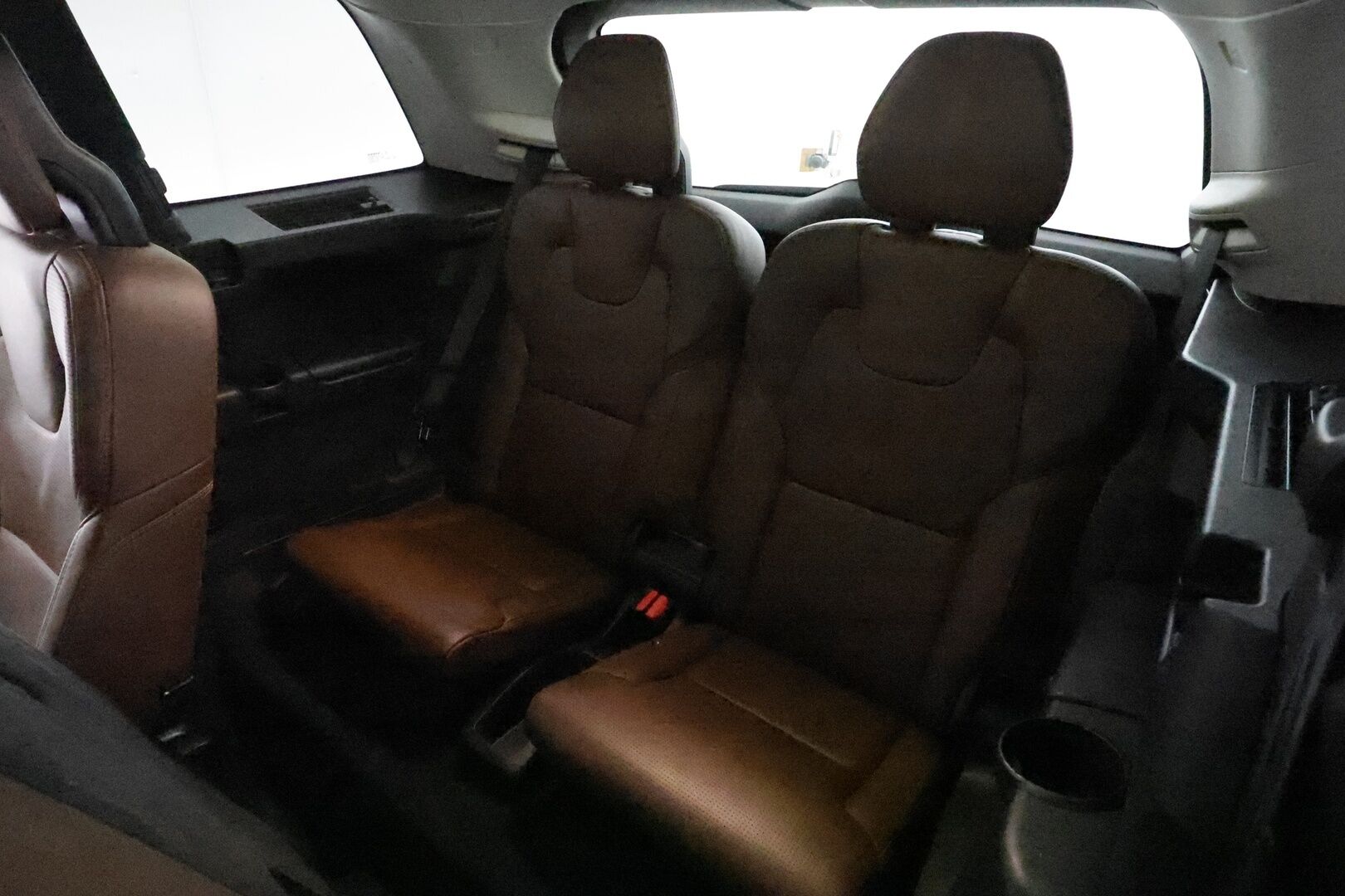 Volvo XC90 2020 T8 AWD Inscription aut **Adapt.vakkari / Muistipenkit hieronnalla / 360.kamera / Full LED / 7P / Koukku / H&K / Webasto** - 3,99 % KORKOTARJOUS TÄHÄN AUTOON - Kahdet renkaat aluvanteilla / Ilma-alusta / Ilmastoidut ruskeat nahat / BLIS / Digimittaristo / Sähköluukku / HUD / Hyvät varusteet!