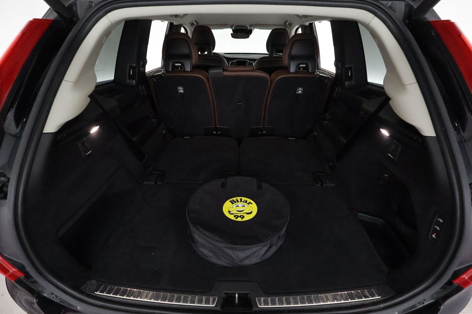 Volvo XC90 2020 T8 AWD Inscription aut **Adapt.vakkari / Muistipenkit hieronnalla / 360.kamera / Full LED / 7P / Koukku / H&K / Webasto** - 3,99 % KORKOTARJOUS TÄHÄN AUTOON - Kahdet renkaat aluvanteilla / Ilma-alusta / Ilmastoidut ruskeat nahat / BLIS / Digimittaristo / Sähköluukku / HUD / Hyvät varusteet!