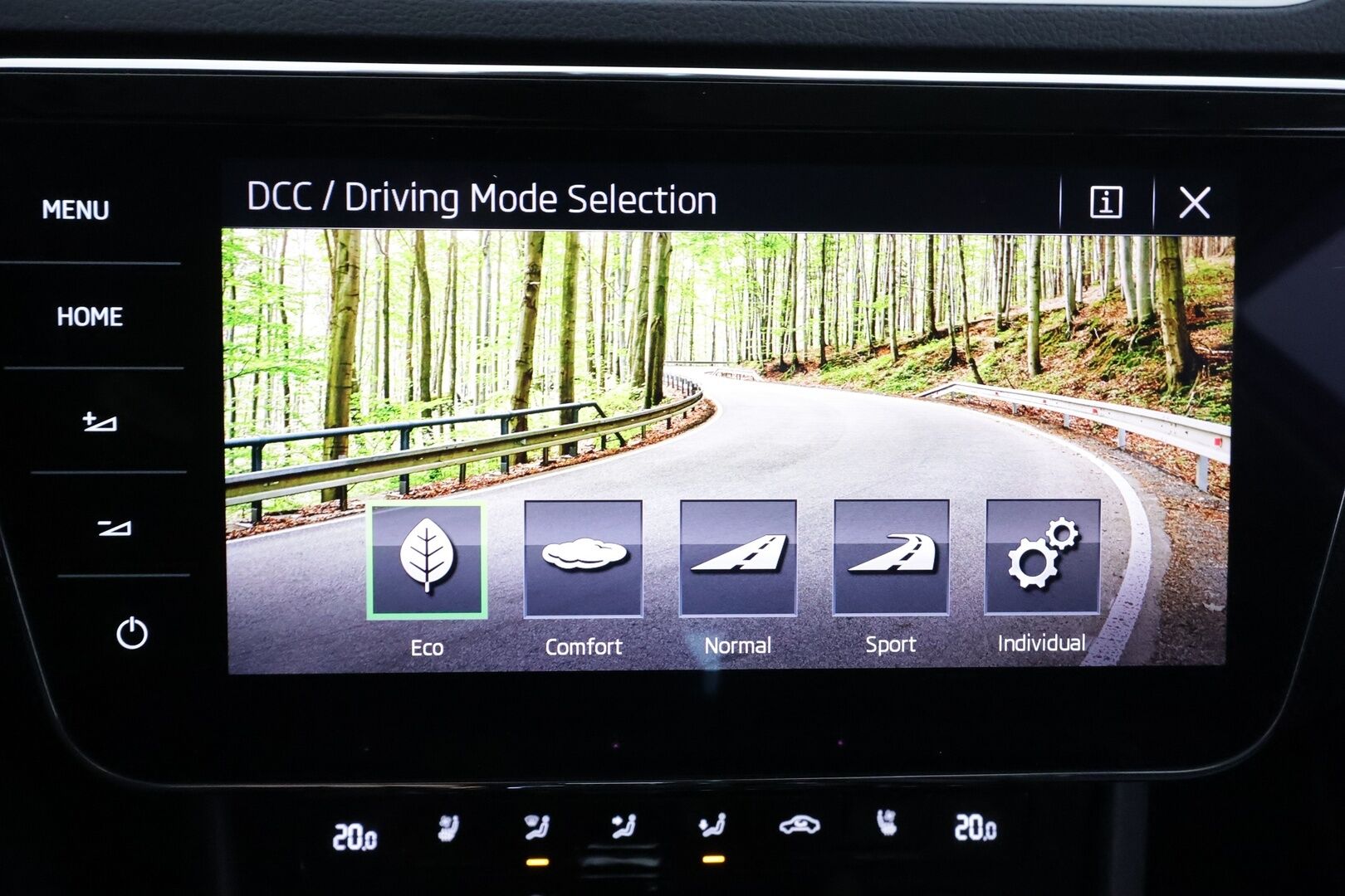 Skoda Superb 2018 Combi 2,0 TDI 190 4x4 L&K DSG Autom. - | ACC | Koukku | Webasto | Canton | Ilmastoidut muistinahat | P.kamera | Keyless | Lane Assist | BSM | Apple & Android | 2x renkaat aluin | 