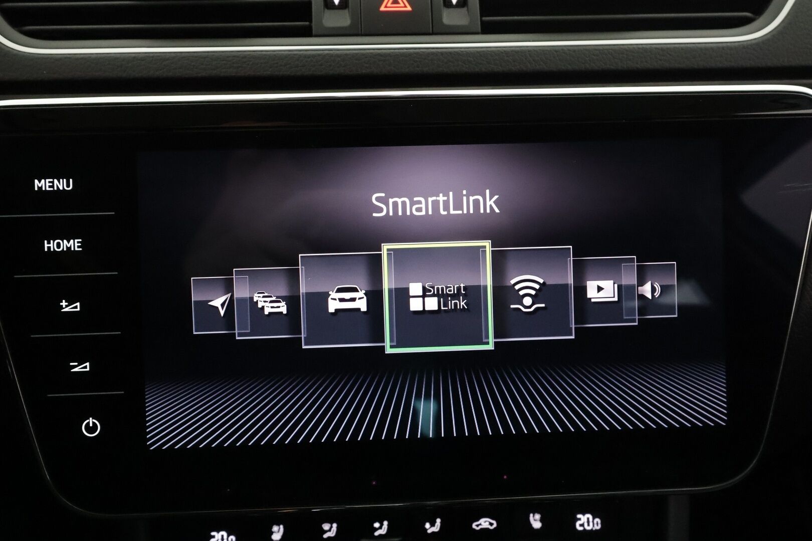 Skoda Superb 2018 Combi 2,0 TDI 190 4x4 L&K DSG Autom. - | ACC | Koukku | Webasto | Canton | Ilmastoidut muistinahat | P.kamera | Keyless | Lane Assist | BSM | Apple & Android | 2x renkaat aluin | 