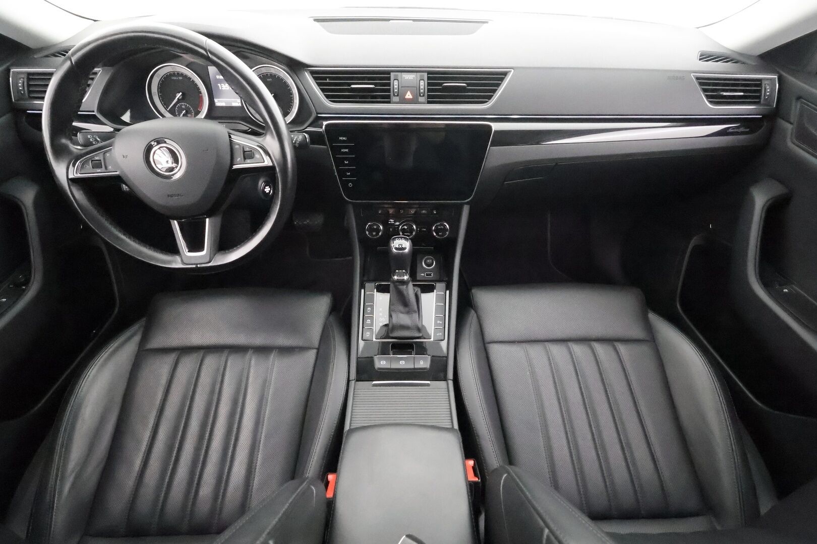 Skoda Superb 2018 Combi 2,0 TDI 190 4x4 L&K DSG Autom. - | ACC | Koukku | Webasto | Canton | Ilmastoidut muistinahat | P.kamera | Keyless | Lane Assist | BSM | Apple & Android | 2x renkaat aluin | 