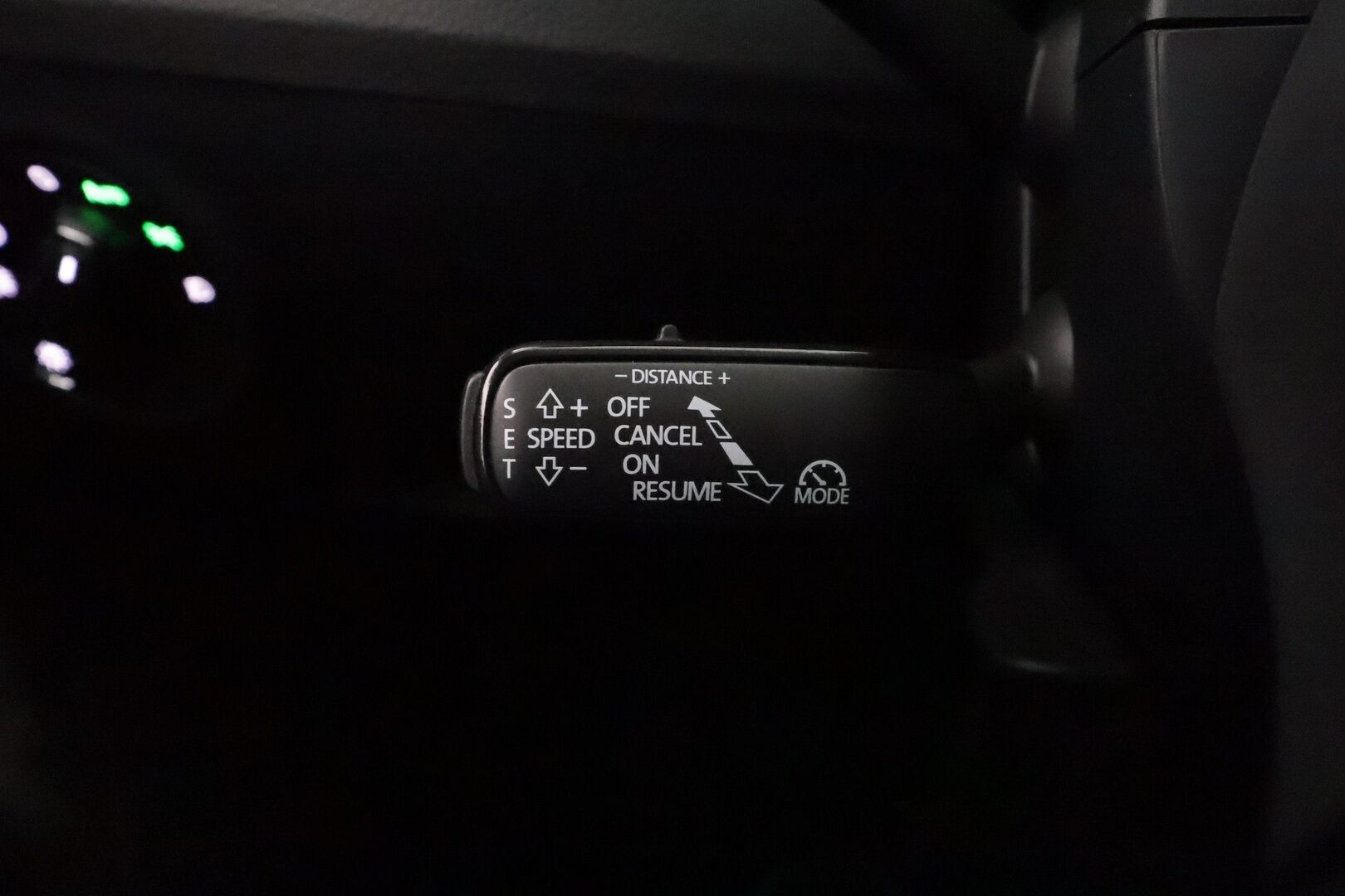 Skoda Superb 2018 Combi 2,0 TDI 190 4x4 L&K DSG Autom. - | ACC | Koukku | Webasto | Canton | Ilmastoidut muistinahat | P.kamera | Keyless | Lane Assist | BSM | Apple & Android | 2x renkaat aluin | 