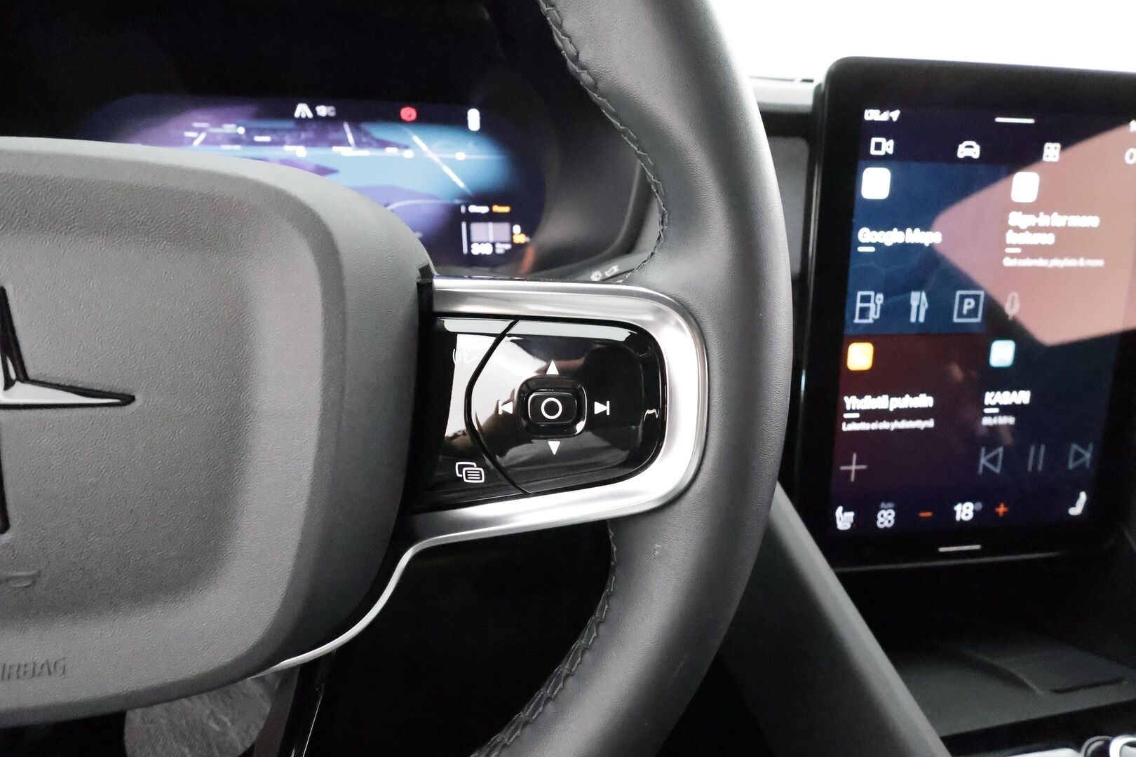 Polestar 2 2023 Standard Range Single Motor, 170kW * ACC / 360 / Koukku / LED / Muistipenkki / Navi / Keyless * - 1-om Suomi-auto / Akku kuntotarkastettu SoH 94,1% / Kahdet renkaat aluvanteilla