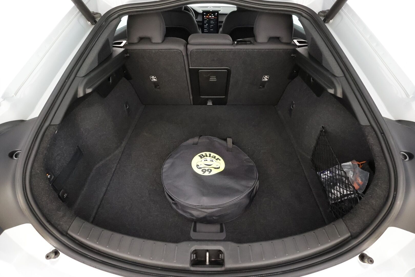 Polestar 2 2023 Standard Range Single Motor, 170kW * ACC / 360 / Koukku / LED / Muistipenkki / Navi / Keyless * - 1-om Suomi-auto / Akku kuntotarkastettu SoH 94,1% / Kahdet renkaat aluvanteilla