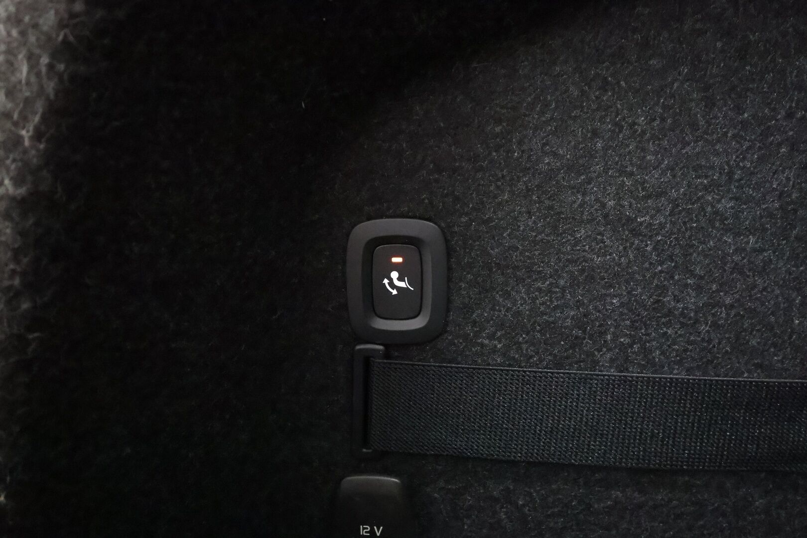 Polestar 2 2023 Standard Range Single Motor, 170kW * ACC / 360 / Koukku / LED / Muistipenkki / Navi / Keyless * - 1-om Suomi-auto / Akku kuntotarkastettu SoH 94,1% / Kahdet renkaat aluvanteilla