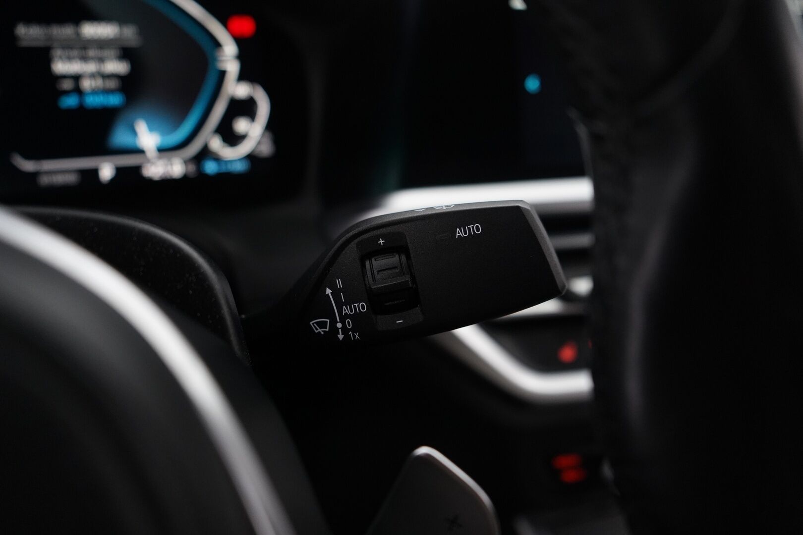 BMW 330 2020 F30 Sedan 330e A Business M Sport *Sport-penkit / Kamera / Nahkasisusta / Apple&Android / Ambient-Valaistus* - M-Sport / Juuri huollettu 