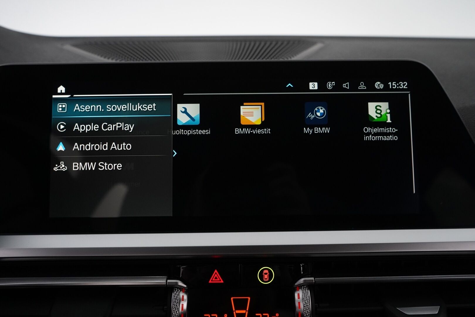 BMW 330 2020 F30 Sedan 330e A Business M Sport *Sport-penkit / Kamera / Nahkasisusta / Apple&Android / Ambient-Valaistus* - M-Sport / Juuri huollettu 