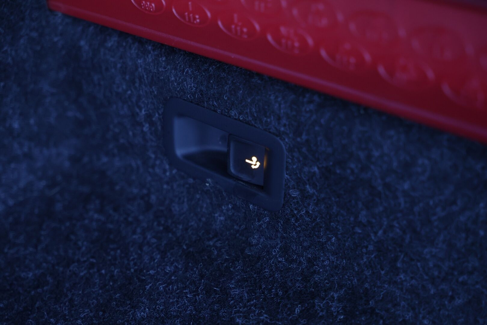 SKODA ENYAQ 2021 60 iV ** Vetokoukku / Navi / P-Kamera / Keyless ** - Huippu sähköauto / Edullinen perheauto / Hyvin pidetty!