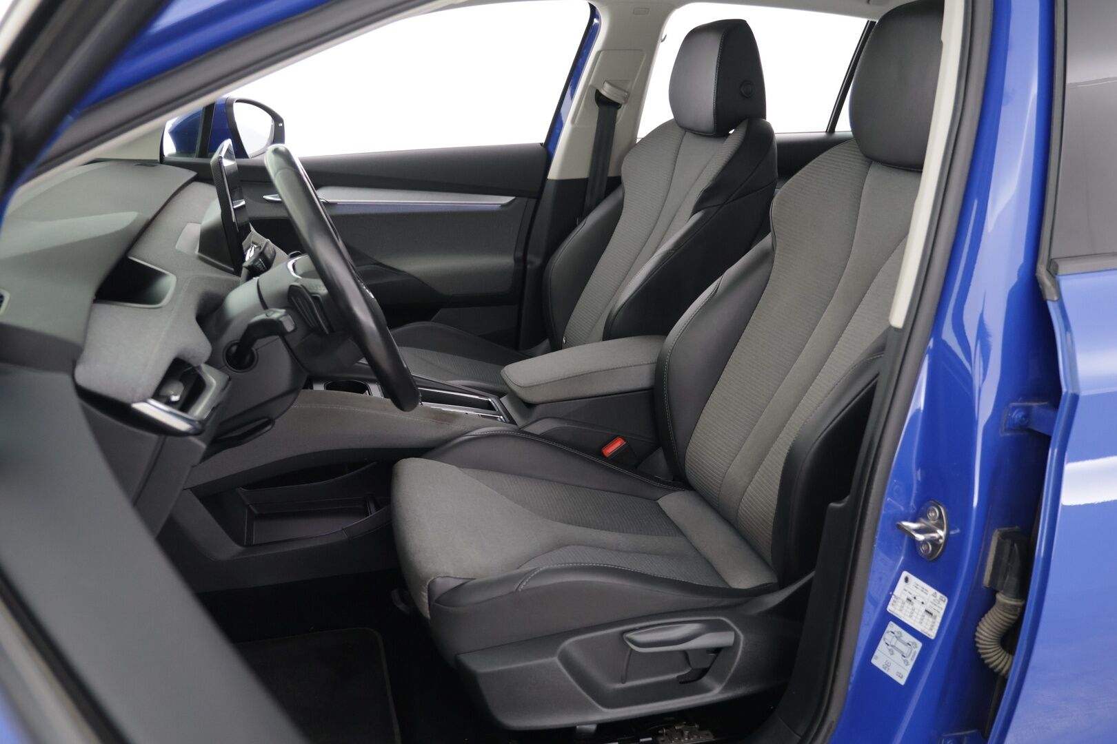 SKODA ENYAQ 2021 60 iV ** Vetokoukku / Navi / P-Kamera / Keyless ** - Huippu sähköauto / Edullinen perheauto / Hyvin pidetty!