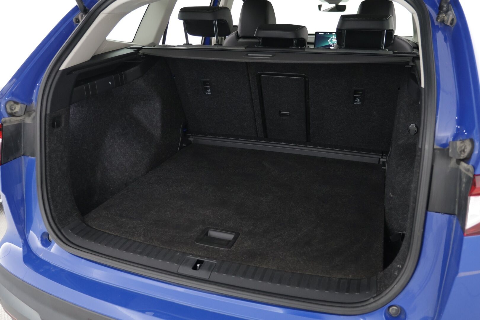 SKODA ENYAQ 2021 60 iV ** Vetokoukku / Navi / P-Kamera / Keyless ** - Huippu sähköauto / Edullinen perheauto / Hyvin pidetty!