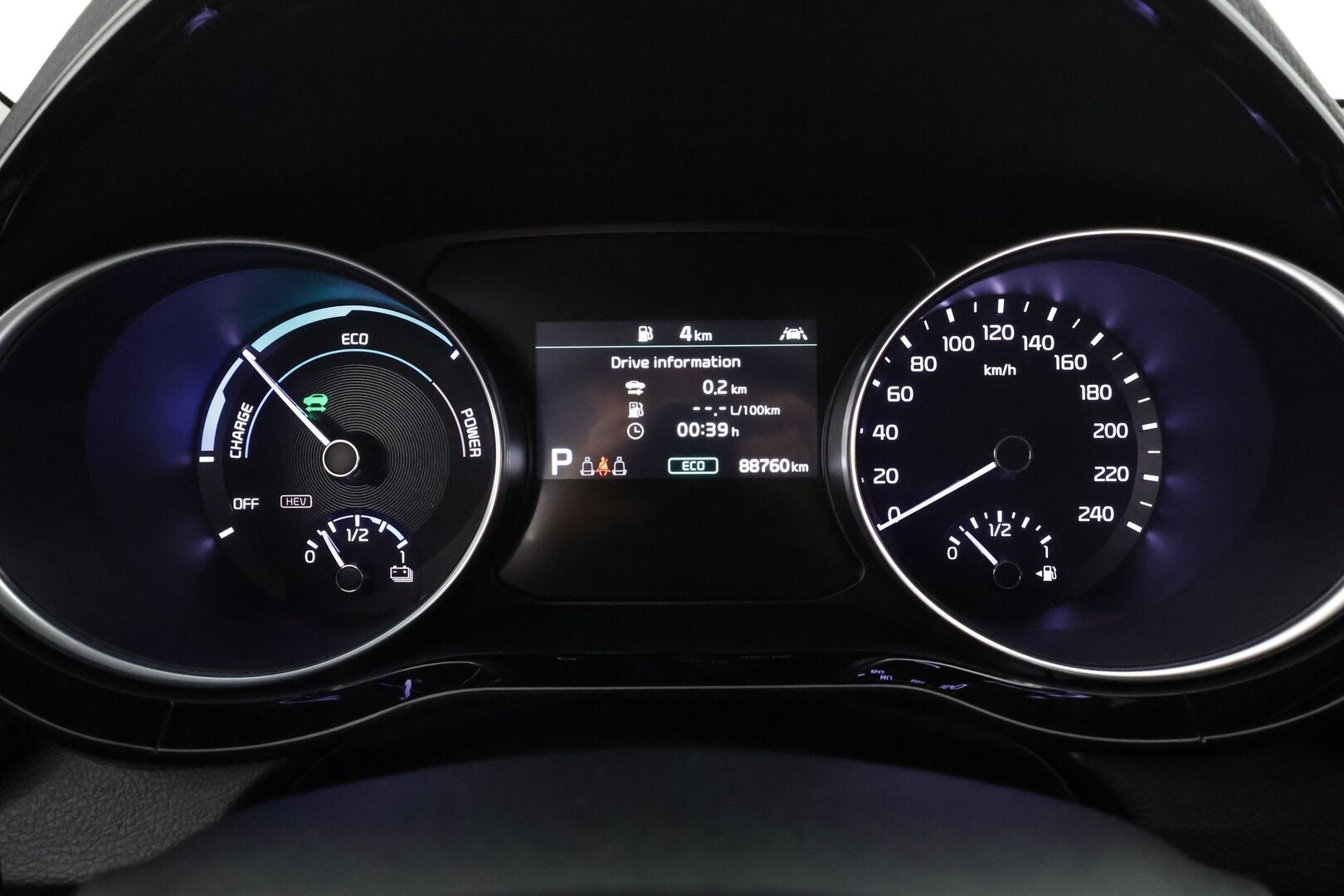 Kia Ceed 2020 1,6 GDI Plug-In Hybrid EX SW DCT * ACC / P.kamera / LED / Navi / KeylessGo / Puolinahat / Koukku * - Kahdet renkaat aluvanteilla