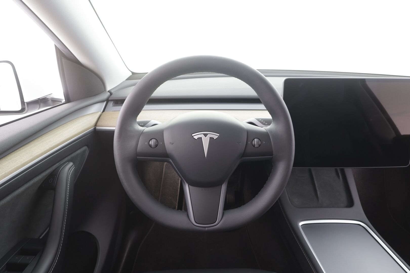 Tesla Model Y 2023 RWD - | ACC | ILP | Koukku | Ryzen | Matrix | Premium Audio | Lasikatto | Nahkasisusta | Muistipenkki | P.kamera | 2x renkaat aluin | 1-om suomiauto |