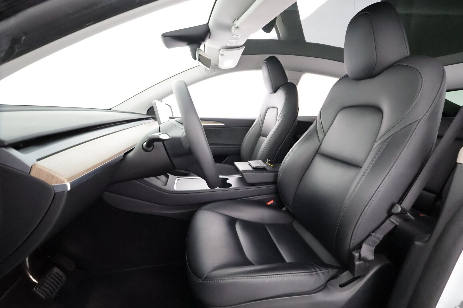 Tesla Model Y 2023 RWD - | ACC | ILP | Koukku | 1-om suomiauto | Lasikatto | Premium Audio | Matrix-LED | Sähkönahat | Muistipenkki | P.kamera | 2x renkaat aluin |