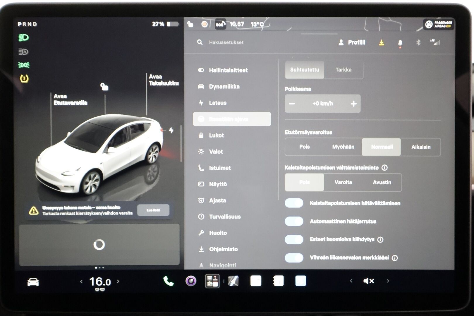 Tesla Model Y 2023 RWD - | ACC | ILP | Koukku | 1-om suomiauto | Lasikatto | Premium Audio | Matrix-LED | Sähkönahat | Muistipenkki | P.kamera | 2x renkaat aluin |