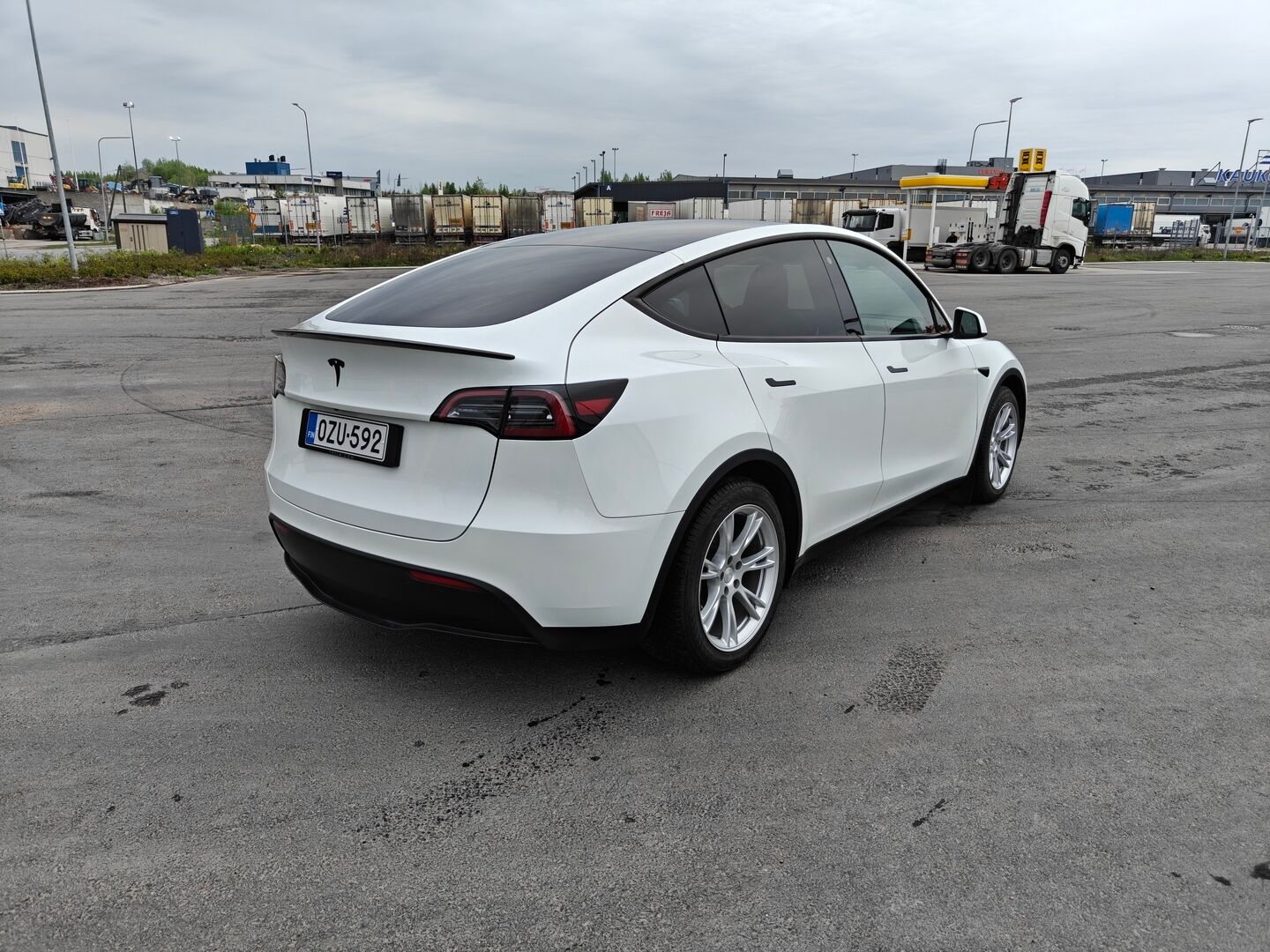 Tesla Model Y 2023 Long Range - | ILP | Matrix LED | Premium Audio | AMD Ryzen | Lasikatto | TULOSSA