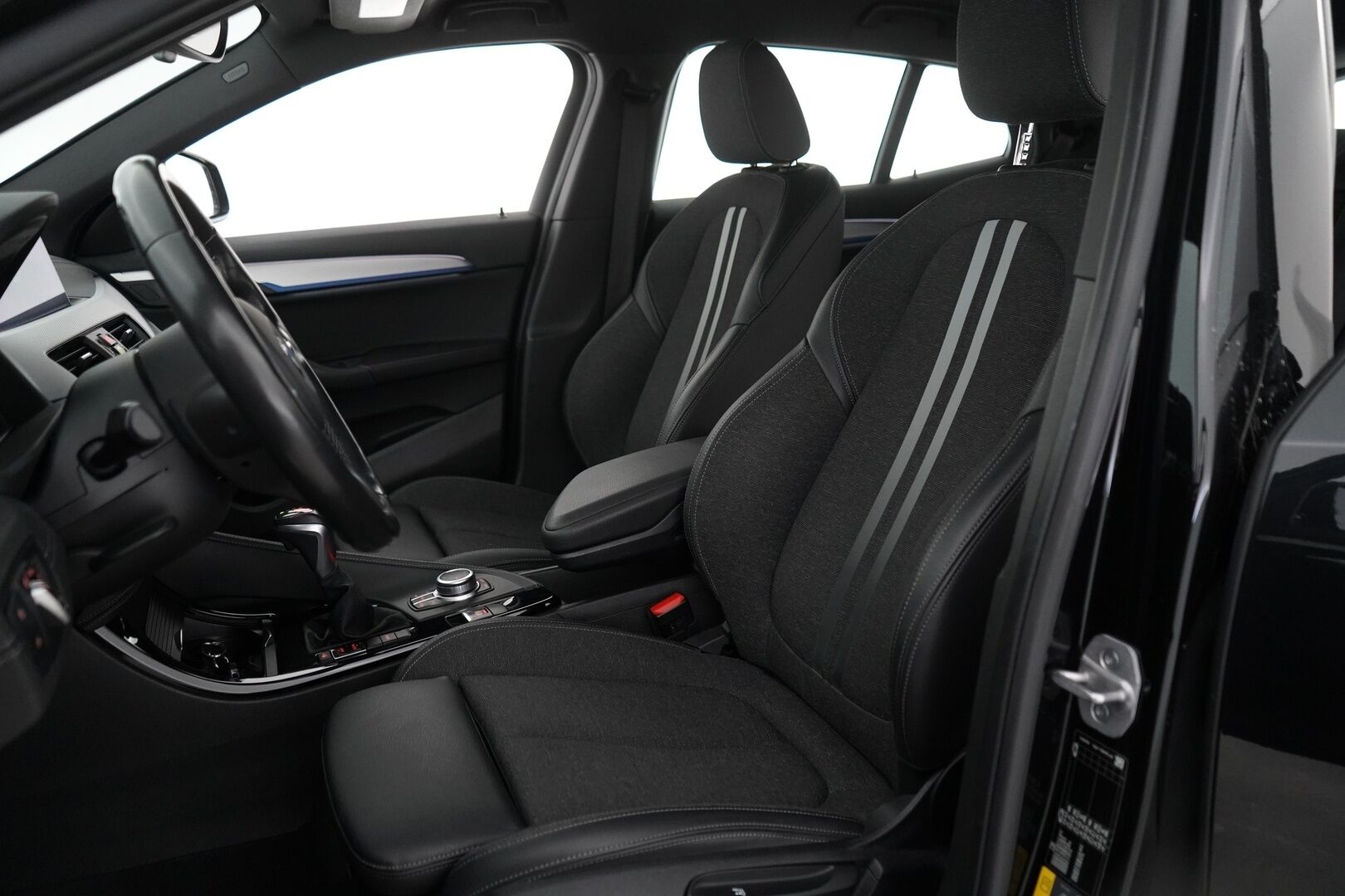 BMW X2 2021 F39 xDrive 25e A Charged Edition M sport - 3,99 % KORKOTARJOUS TÄHÄN AUTOON - Vakkari / Navi / Sähköinen takaluukku / LED-ajovalot / Tutka