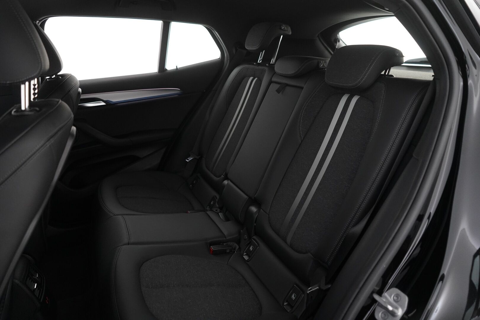 BMW X2 2021 F39 xDrive 25e A Charged Edition M sport *Vakkari / Navi / Sähköinen takaluukku / LED-ajovalot / Tutka* - M-Sport / BMW:llä huollettu / Kahdet renkaat aluvanteilla 